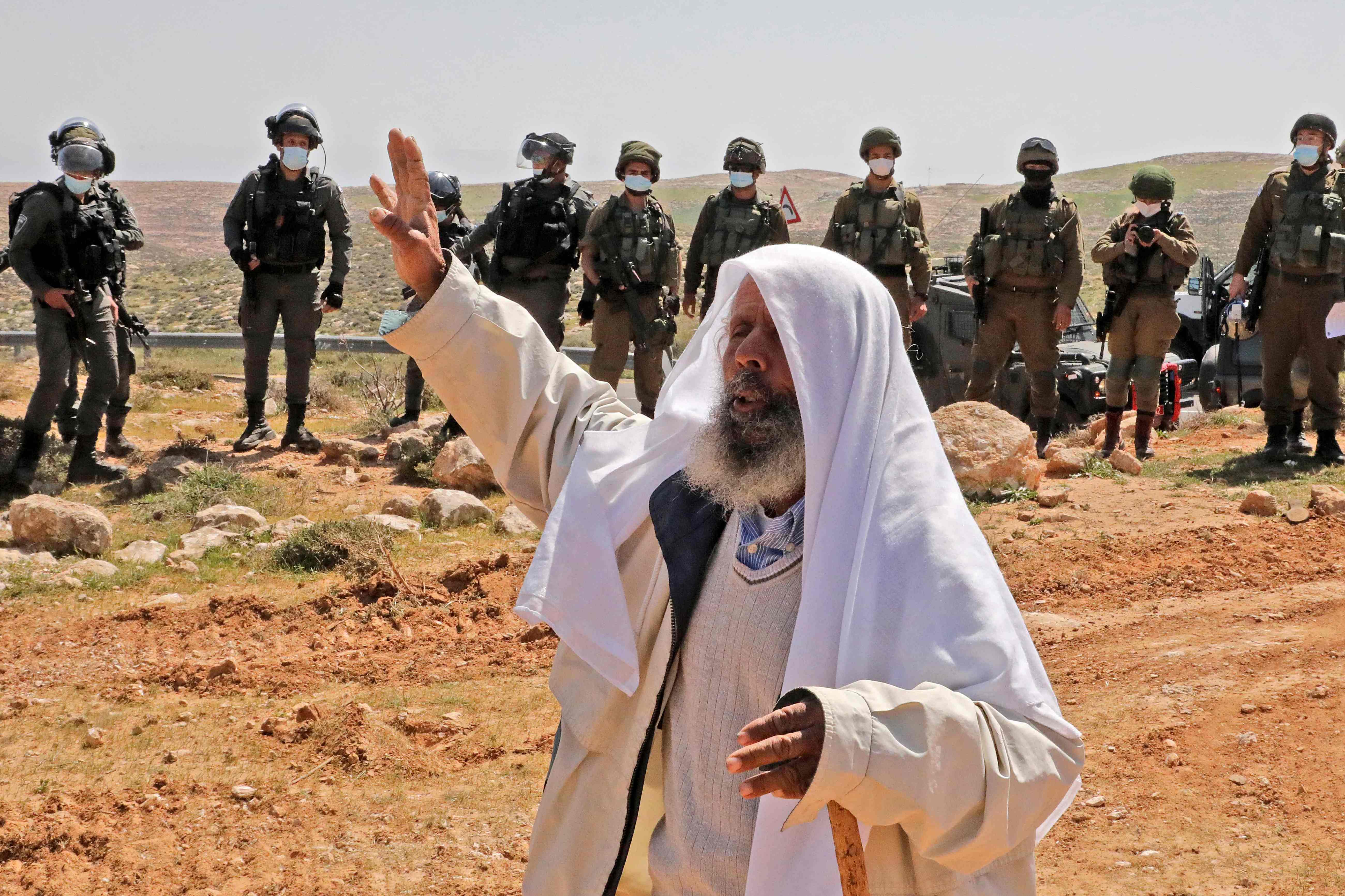 Tentara Israel Tembak Warga Palestina di Tepi Barat