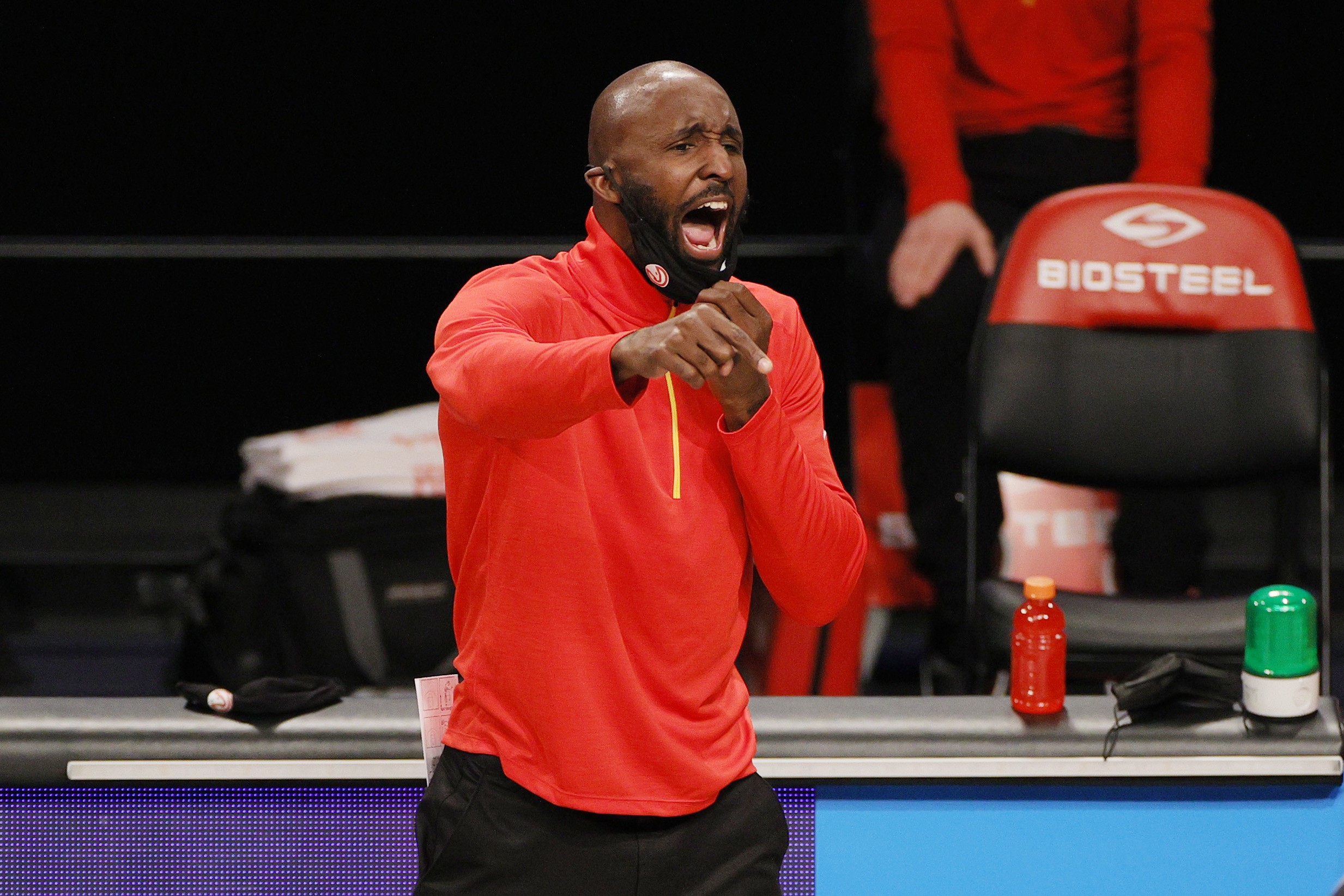 Atlanta Hawks resmi memecat pelatih kepala Lloyd Pierce. 