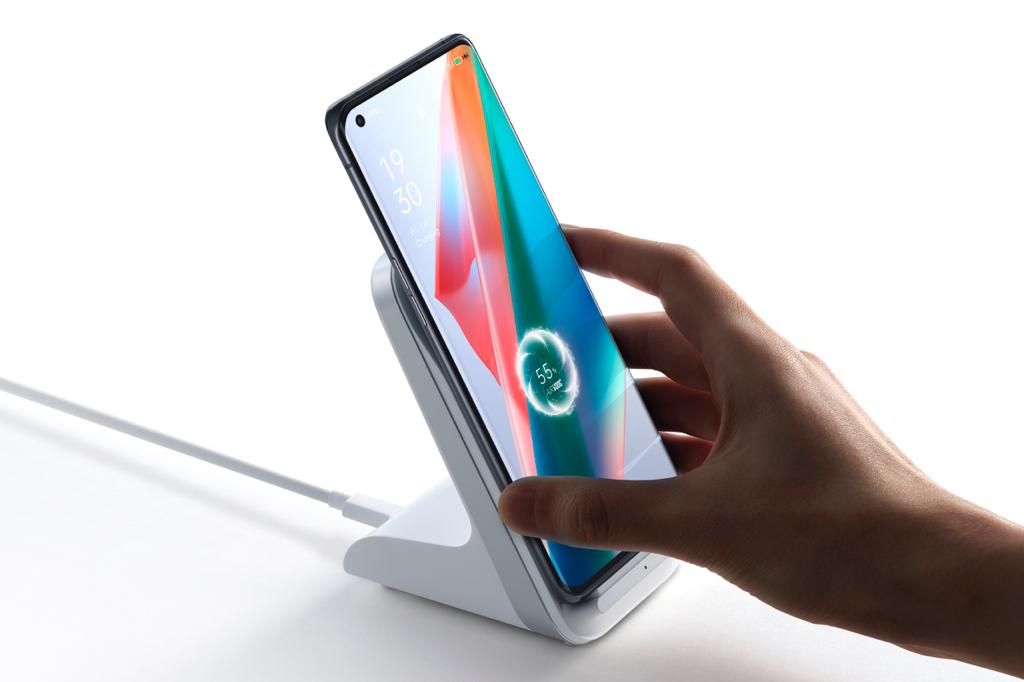 Smartphone Pertama dengan Full-path Billion Colour 