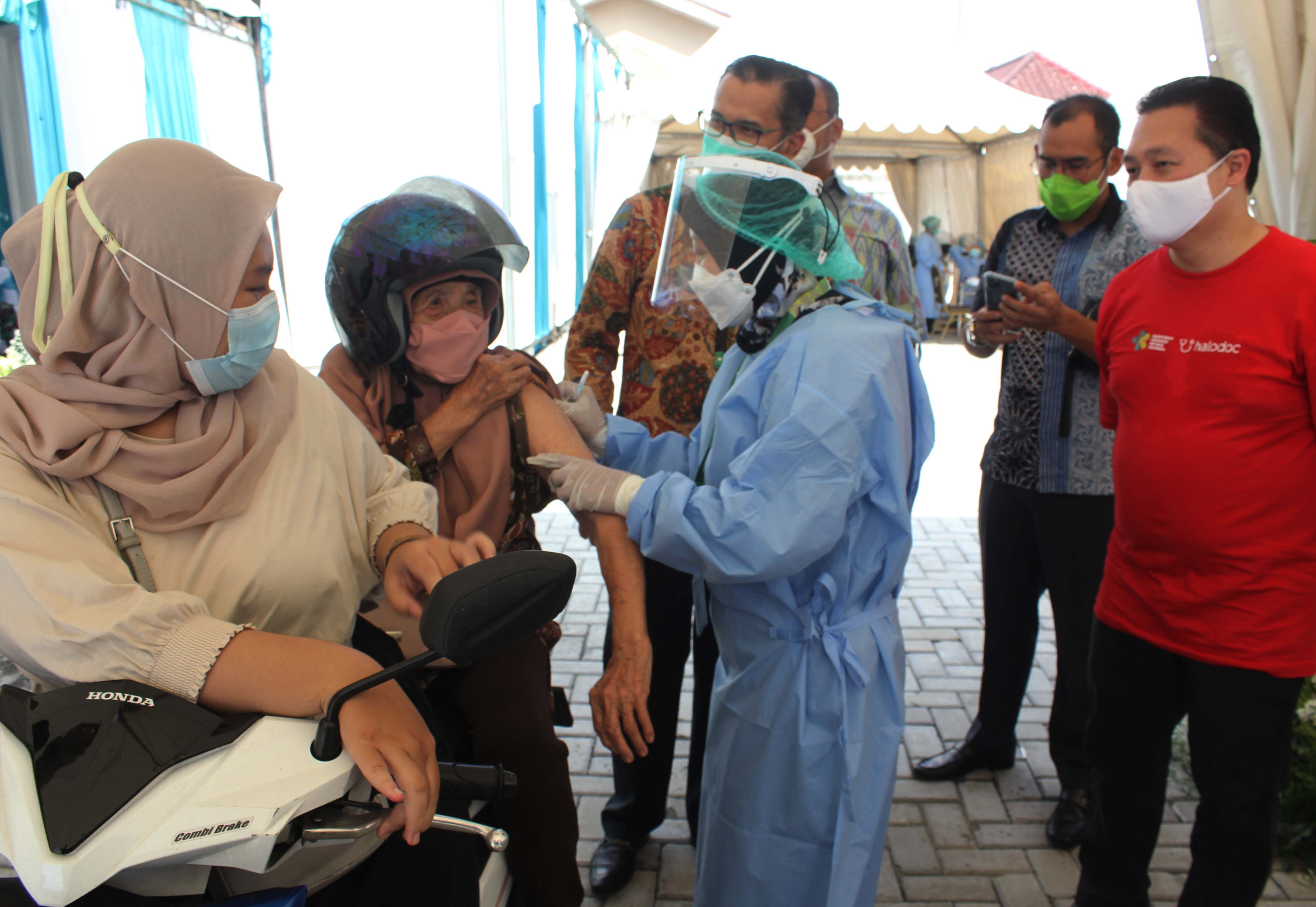 Sebanyak 75 Ribu Warga Kota Tangerang Sudah Divaksin