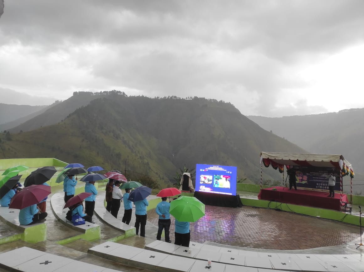 Kick-Off Revitalisasi Toilet Destinasi Wisata di Geopark Kaldera Toba Sigulati Pangururan Samosir, Sumatera Utara. 