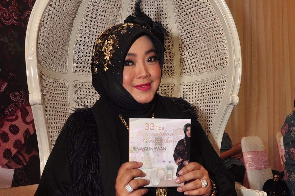 Para Selebritas Ungkapkan Duka Atas Meninggalnya Rina Gunawan