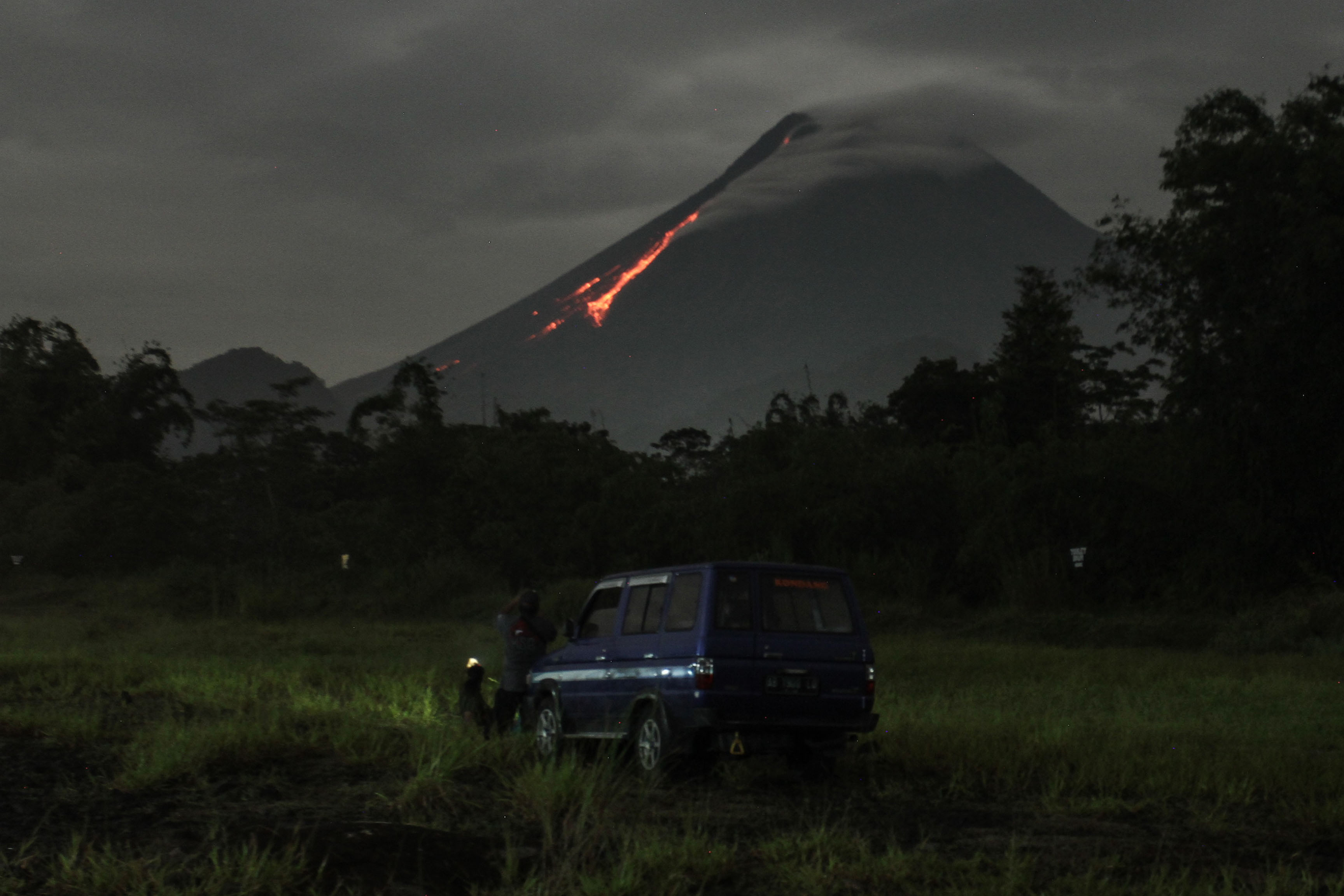 Guguran Lava Pijar Gunung Merapi