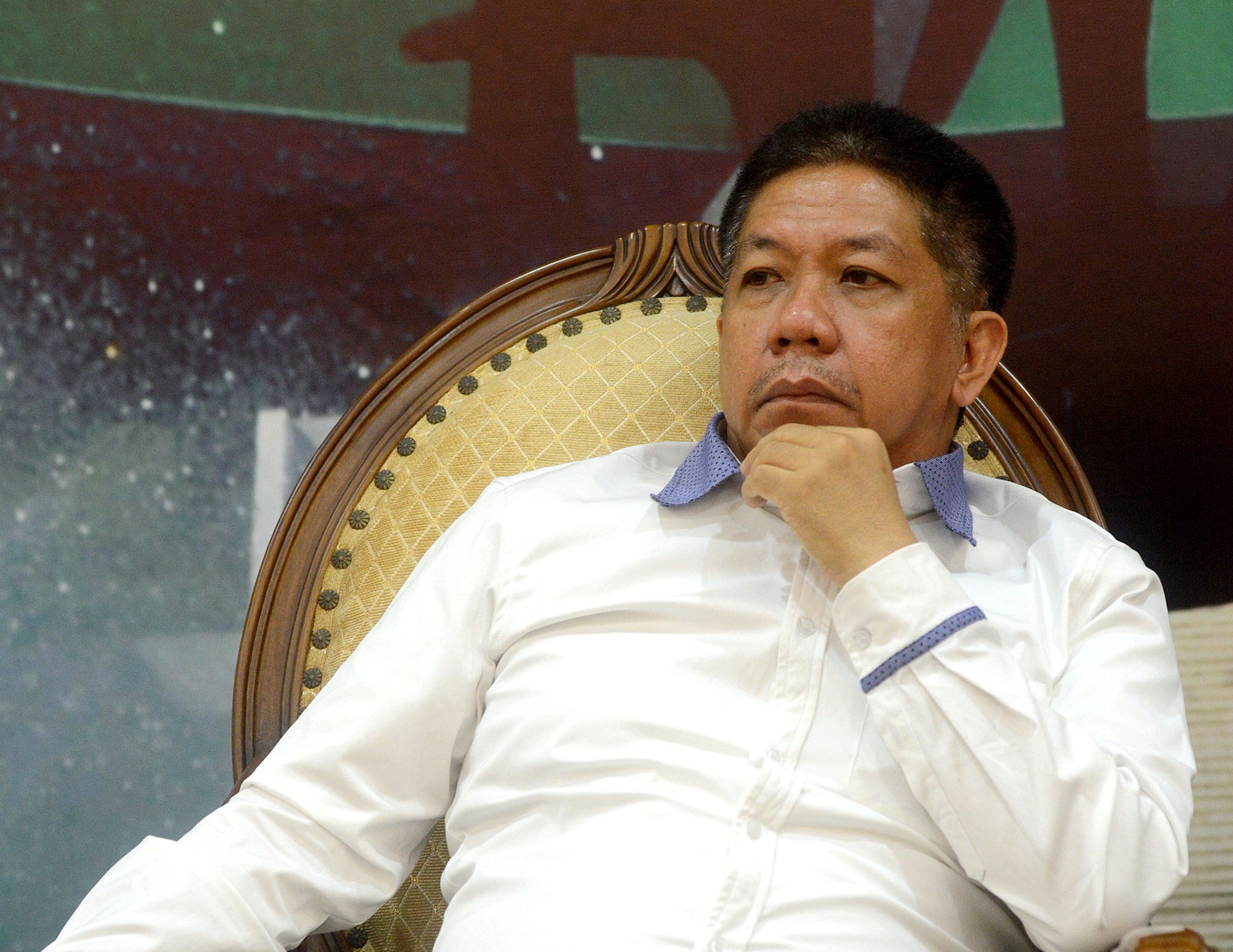 Pakar komunikasi politik Effendi Ghazali memenuhi panggilan penyidik KPK.