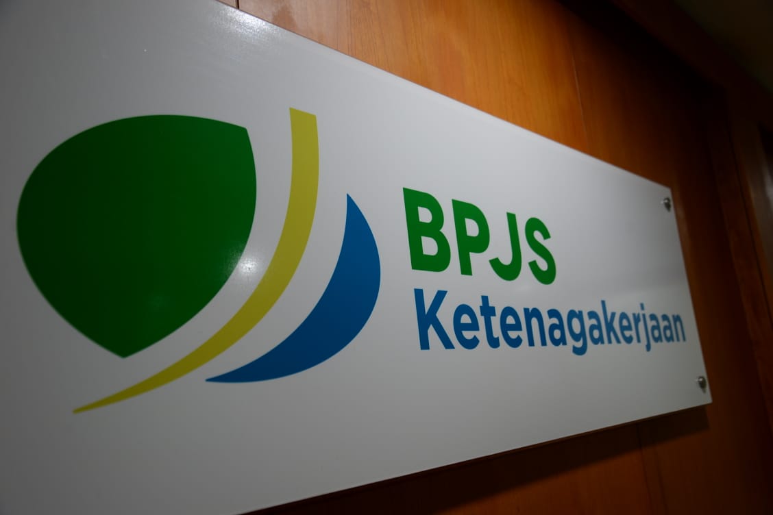 Papan nama BPJS Ketenegakerjaan.