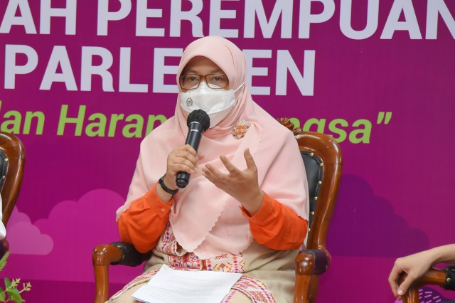 Anggota Komisi X DPR RI Ledia Hanifa Amaliah dalam talkshow yang digelar secara virtual dan fisik di Kompleks Parlemen, Senayan, Jakarta.