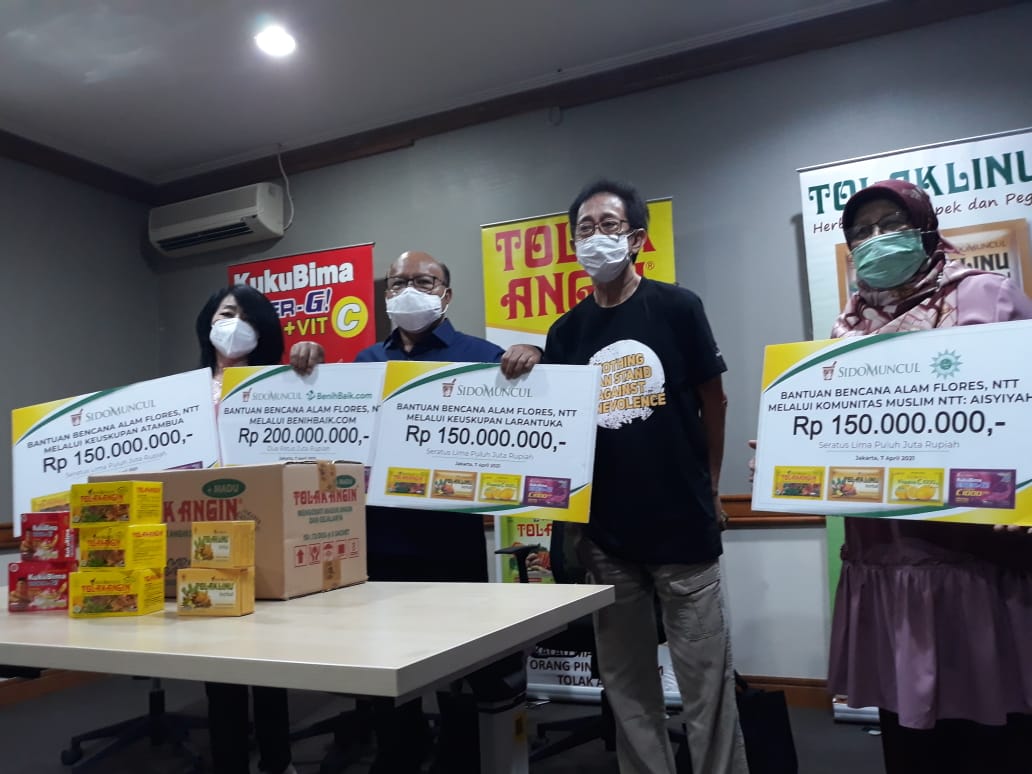 Sido Muncul Sumbang Korban Banjir Bandang NTT