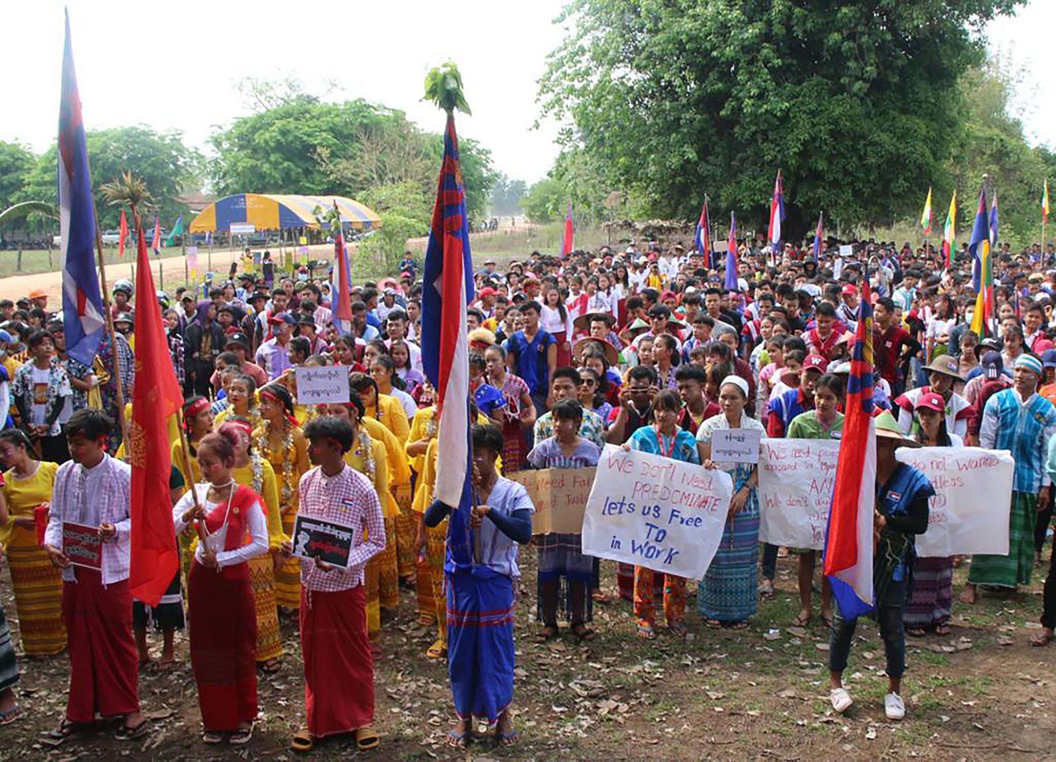Aksi demonstrasi antikudeta du Kawkareik, Myanmar.
