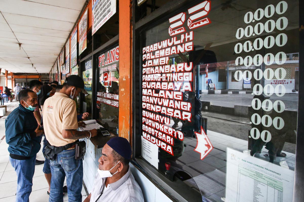 Loket penjualan tiket bus.