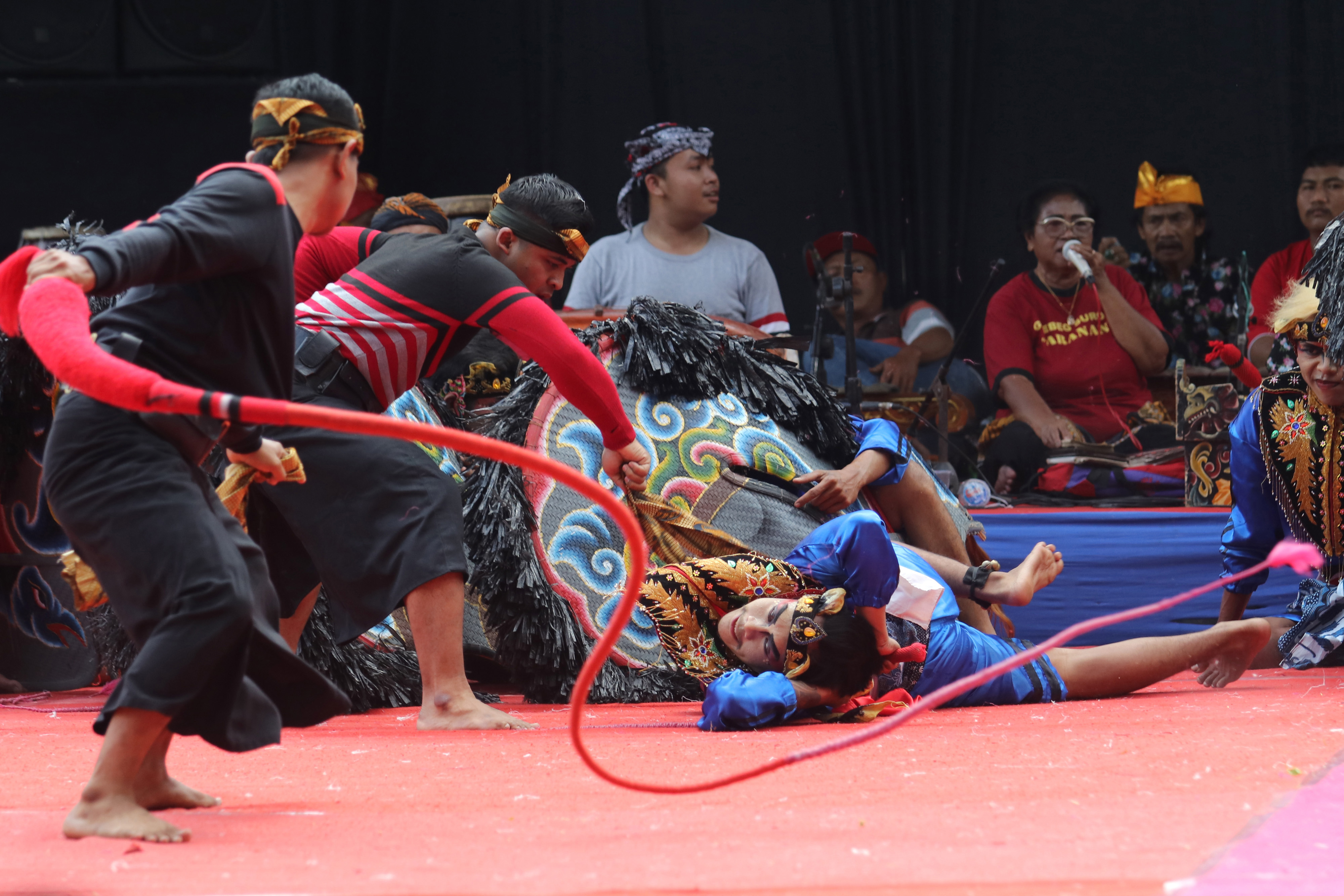  Pertunjukan jaran kepang di Kota Kediri, Jawa Timur. 