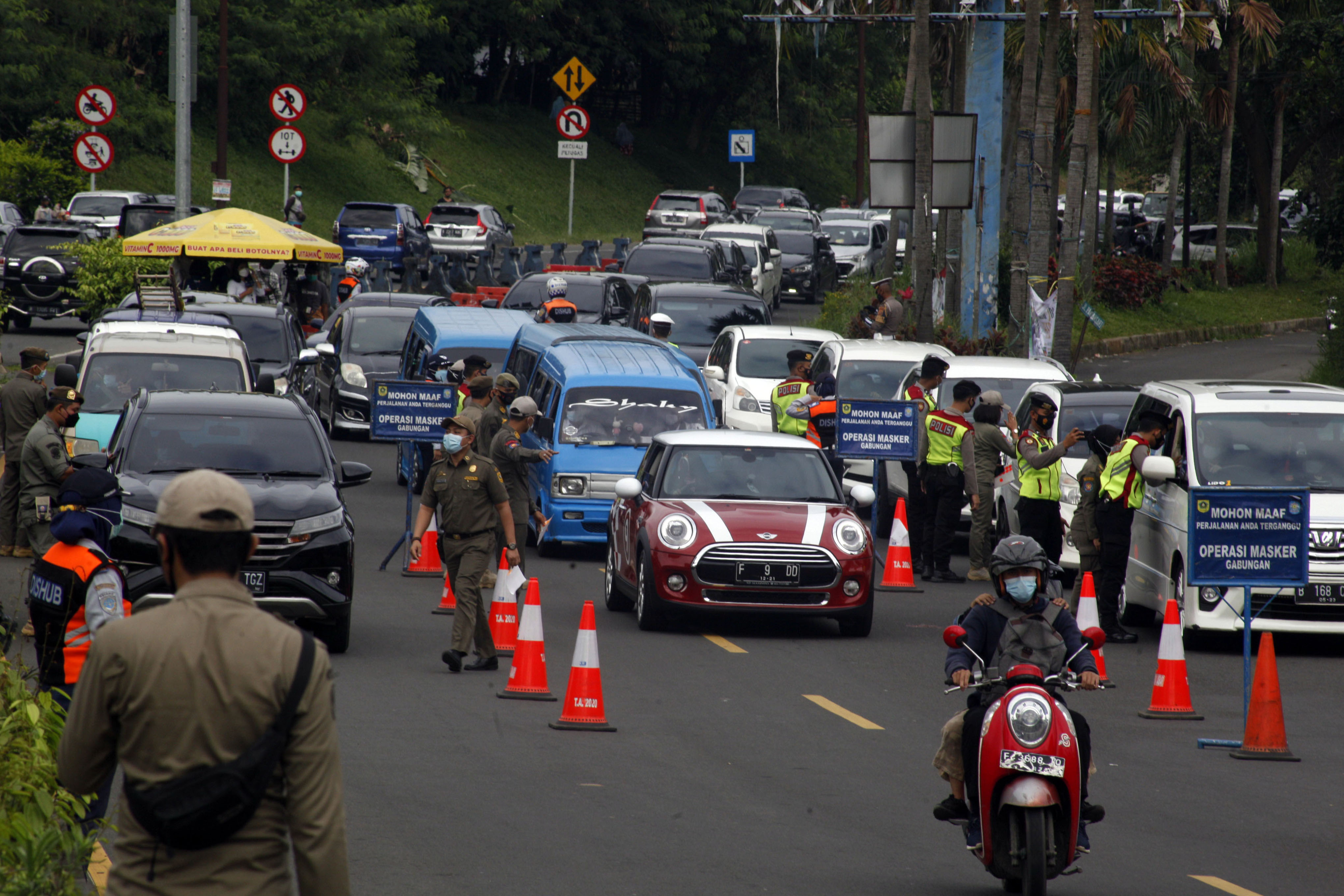 Penyekatan arus lalu lintas karena pandemi covid-19