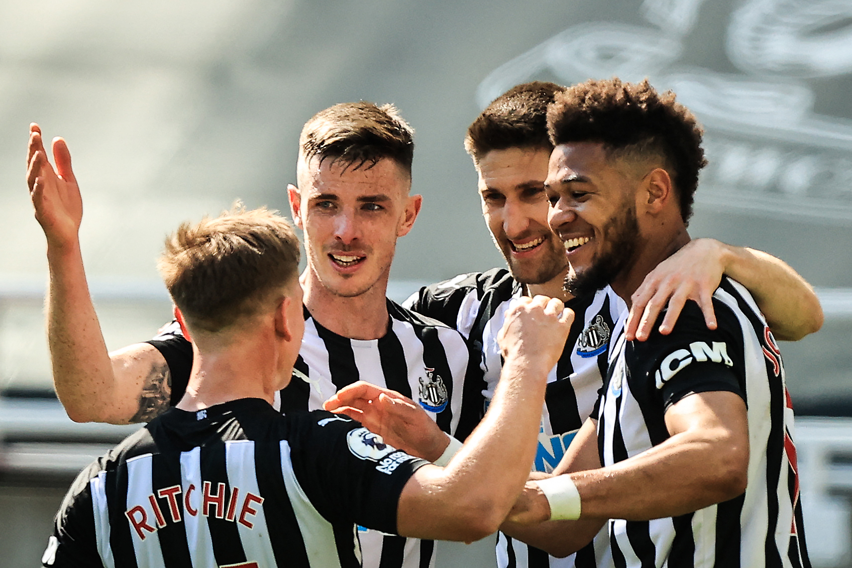 Para pemain Newcastle United melakukan selebrasi usai mencetak gol ke gawang West Ham United di laga Liga Primer Inggris.