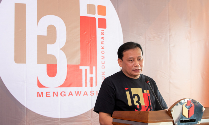 Ketua Bawaslu RI Abhan saat menyampaikan pidato dalam peringatan HUT ke-13 Bawaslu di Gedung Bawaslu, Jumat (9/4). 