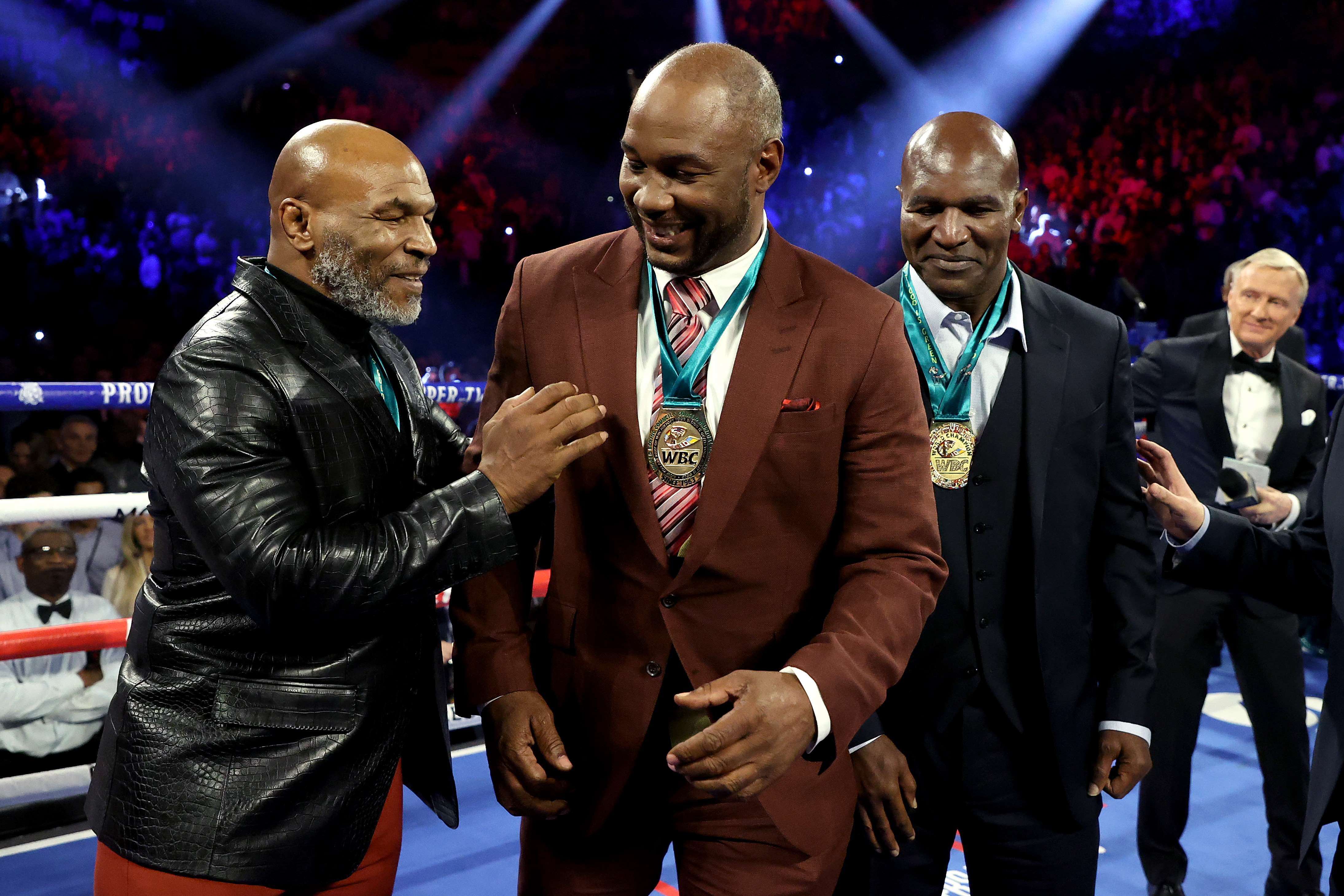 Mike Tyson, Lennox Lewis, dan Evander Holyfield.