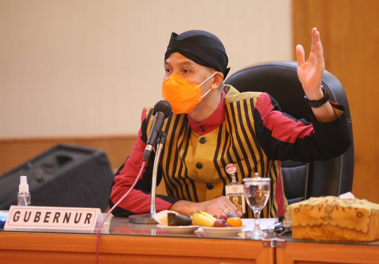 Gubernur Jateng Ganjar Pranowo mengajak tokoh lintas agama bersatu melawan aksi radikalisme dan terorisme. 