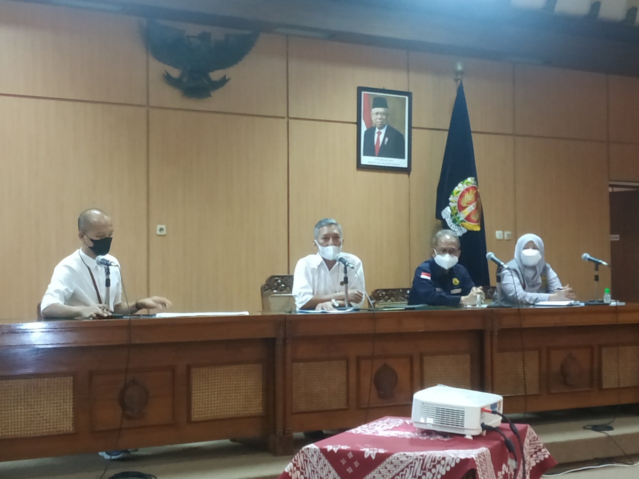 Kepala Badan Geologi Kementerian ESDM, Eko Budi Lelono (tengah) menyampaikan 20 lokasi yang ditetapkan sebagai warisan geologi di DIY