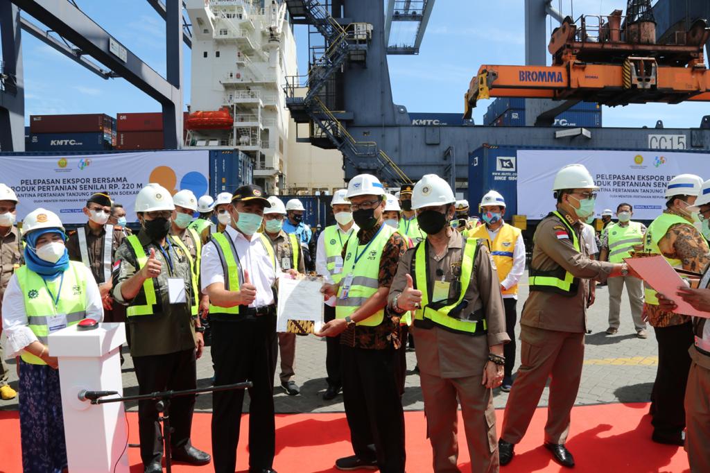 Pelepasan ekspor komoditas pertanian senilai Rp. 220,4 miliar di Terminal Kontainer, Pelabuhan Tanjung Priok, Jakarta, Jumat (2/4).