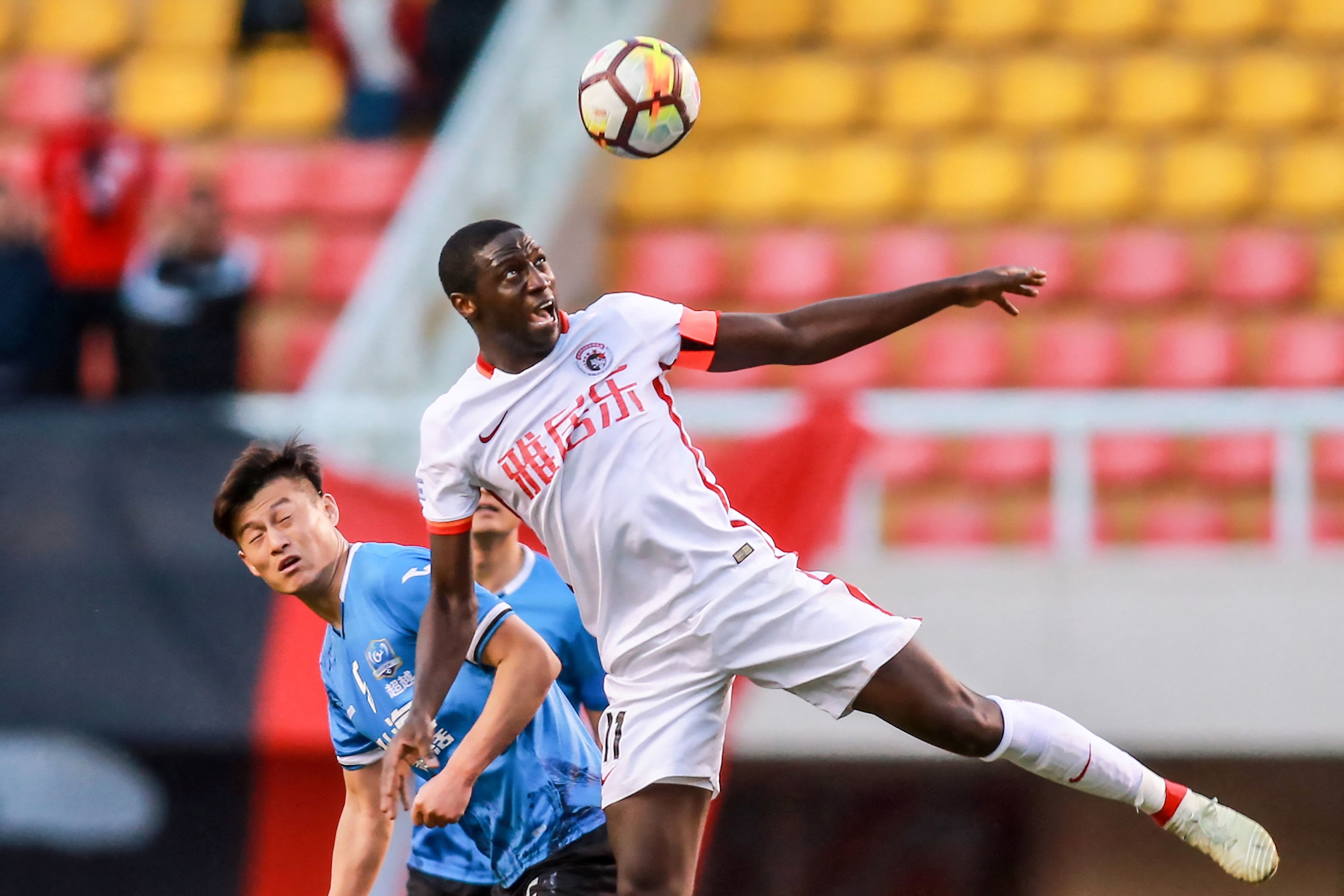 pemain asing Jacob Mulenga saat memperkuat Jiangsu FC yang sempat menjuarai  Chinese Super League. 