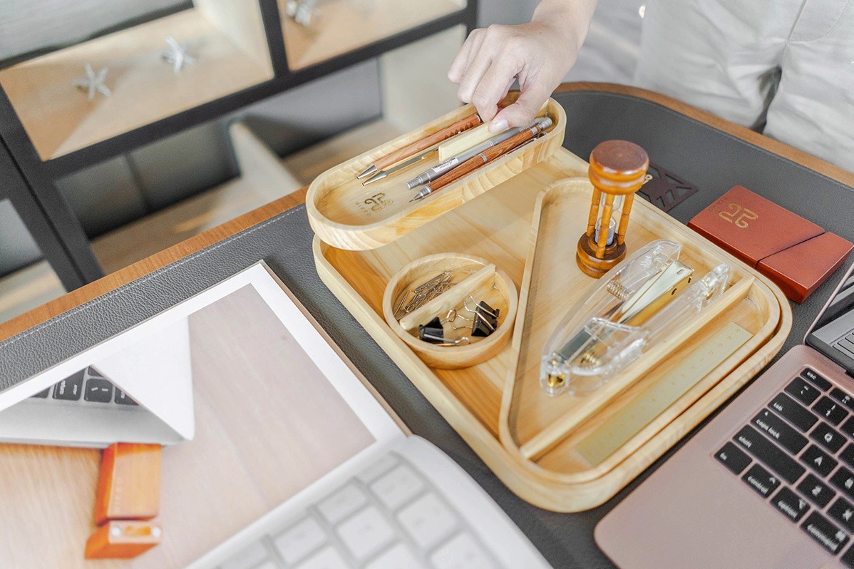 Produk kerajinan dari kayu.