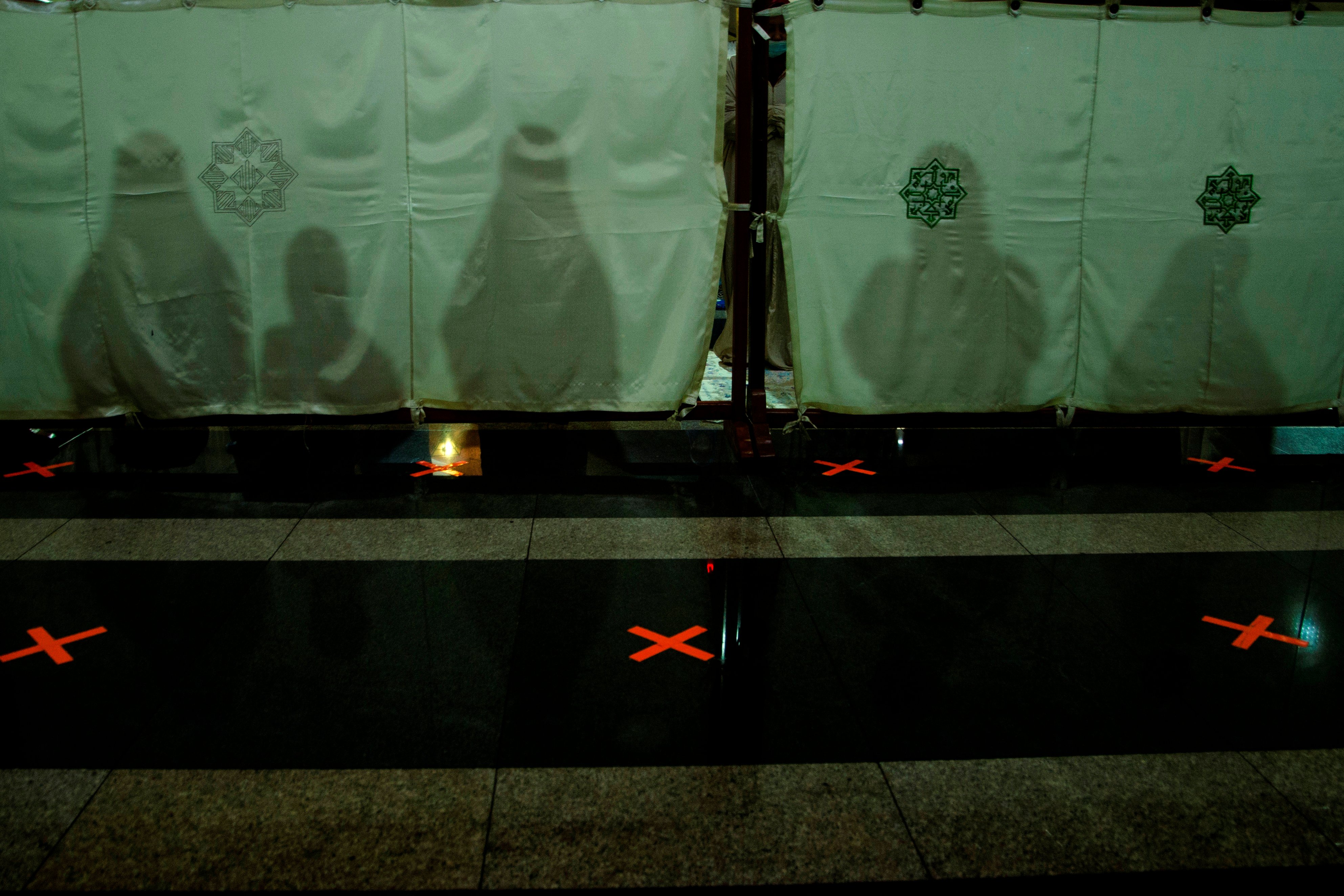 Ulama Salaf Berbeda Pendapat tentang Waktu Niat Puasa Ramadan