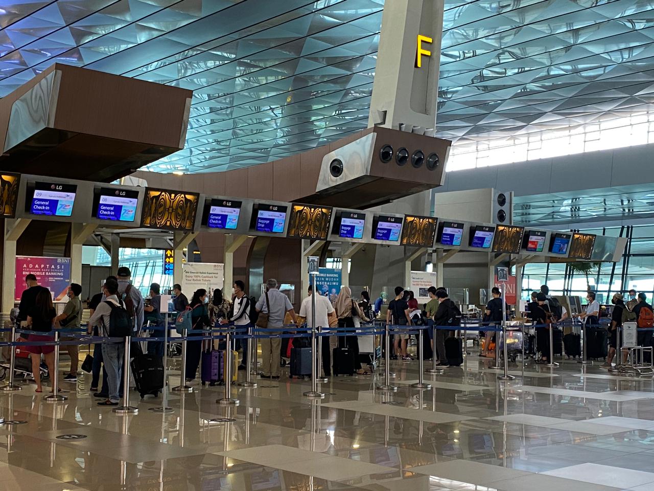 Otoritas Bandara Soekarno Hatta menyiapkan skema antisipasi lonjakan penumpang saat Lebaran 2021. 