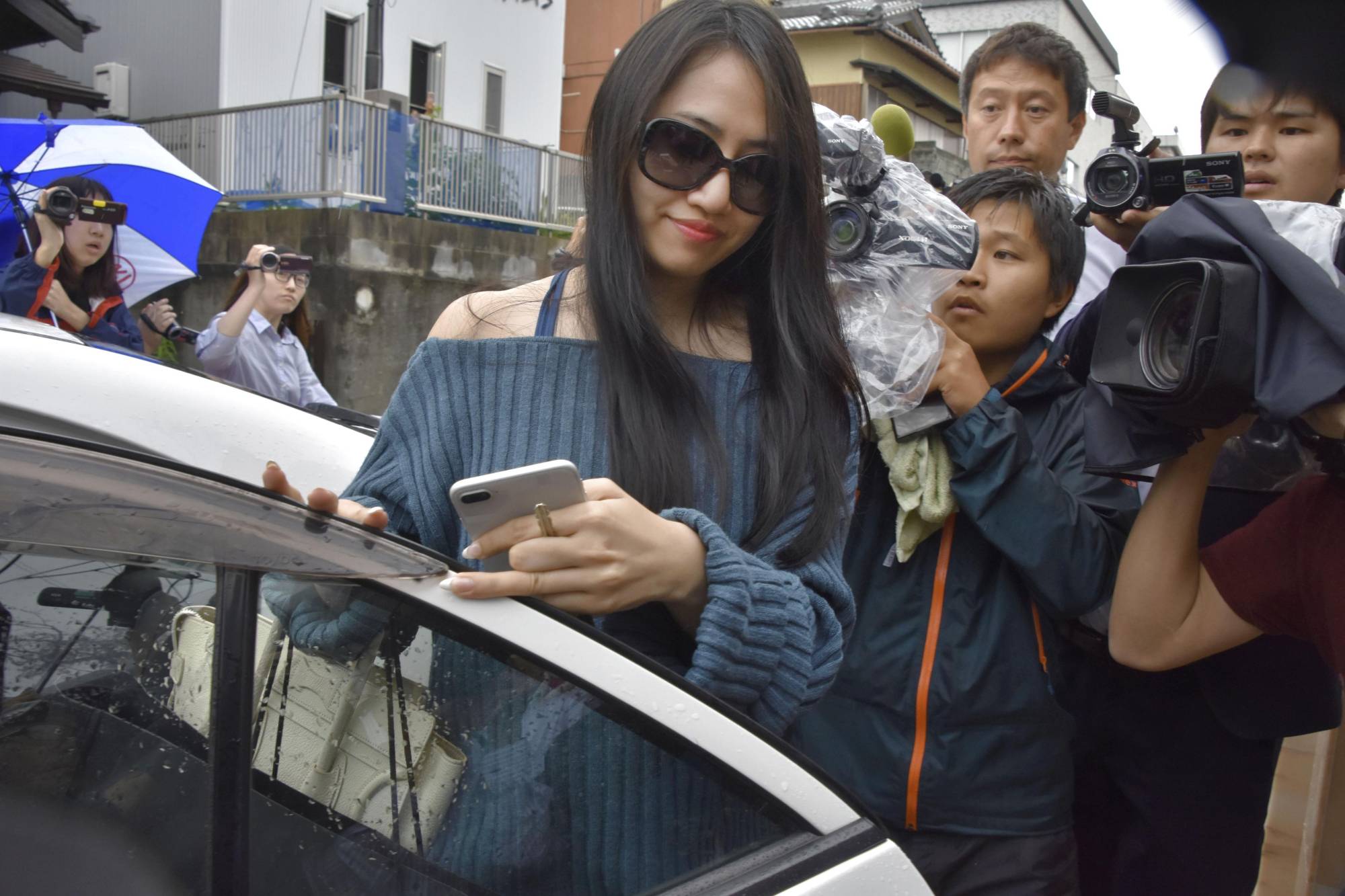 Janda Saki Sado yang ditangkap dengan tuduhan membunuh suaminya yang pengusaha real estate, Kosuke Nozake, berusia 77 tahun. 