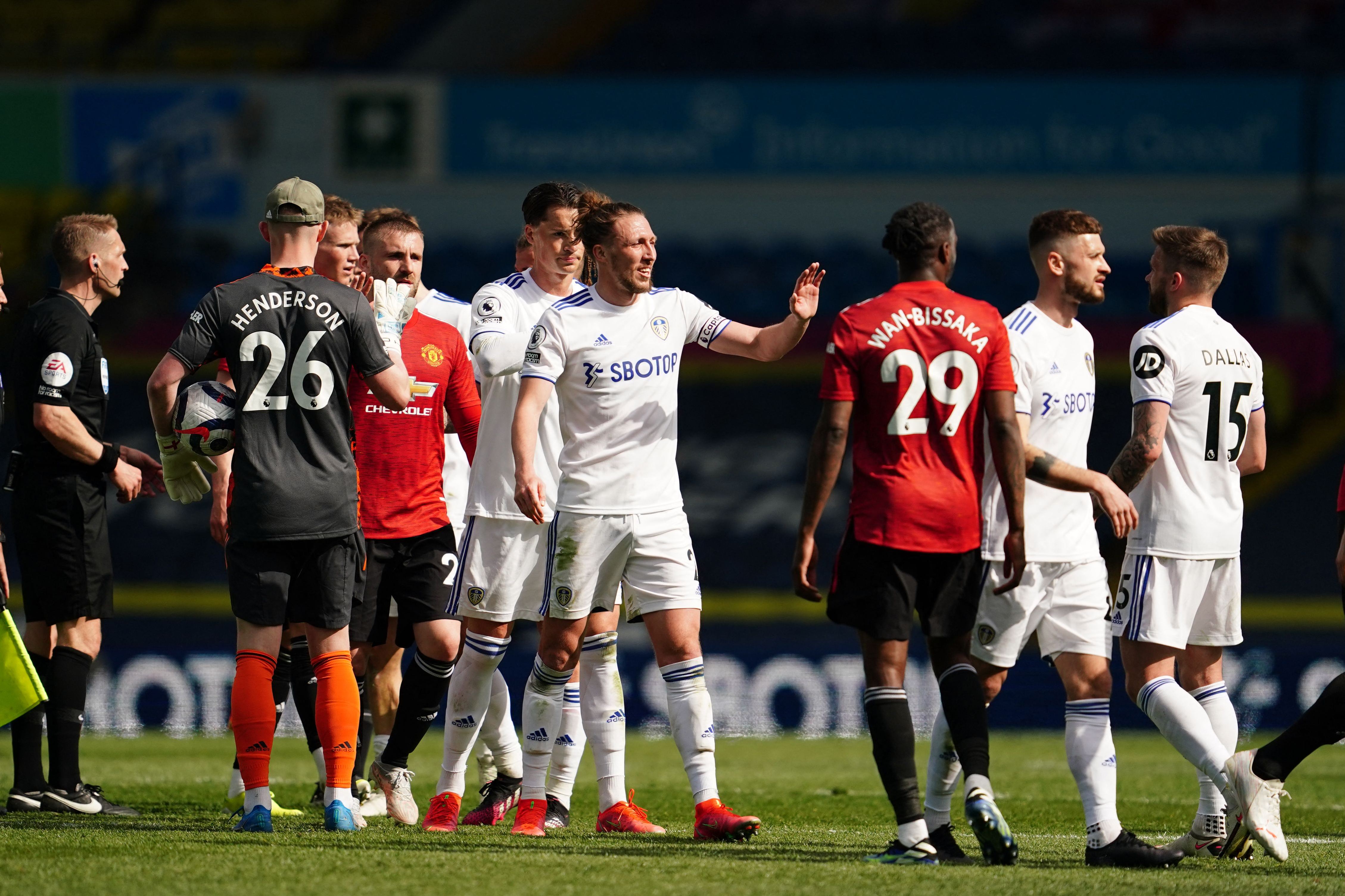 Leeds United vs Manchester United Imbang 0-0