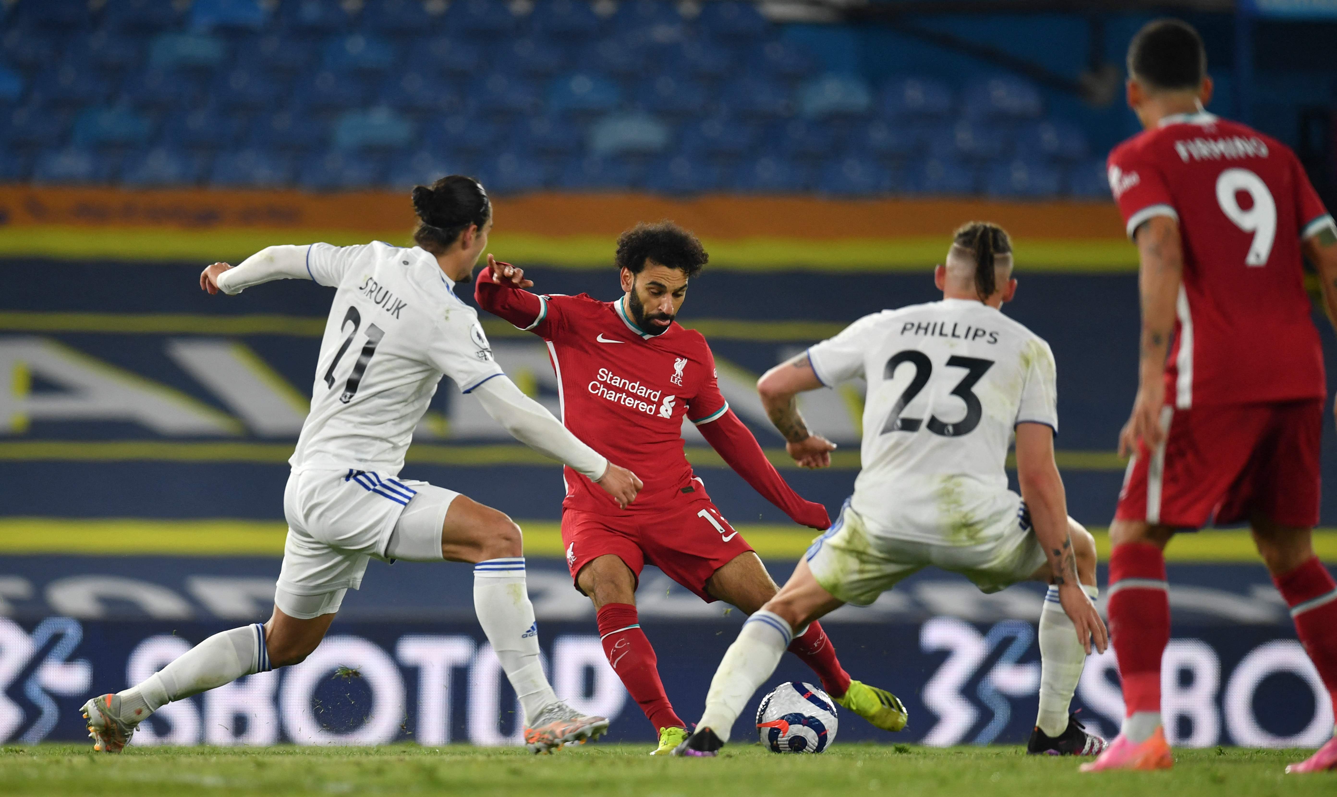 Laga Liga Primer Inggris antara Leeds United dan Liverpool.