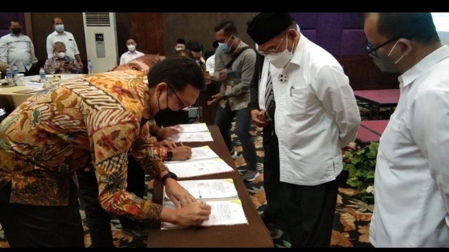 Penandatanganan Perjanjian Kerja  Sama antara Kemenag dan BPS Bipih, Senin (12/4).