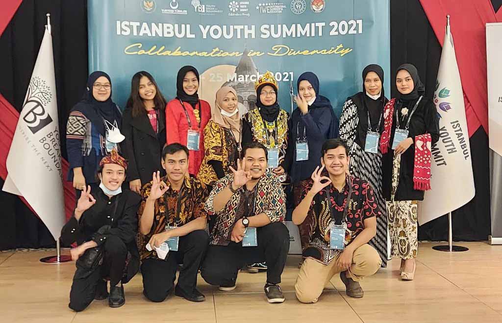 Mahasiswa Universitas Budi Luhur meraih penghargaan pada Konferensi Tingkat Tinggi (KTT) Istanbul Youth Summit 2021. 