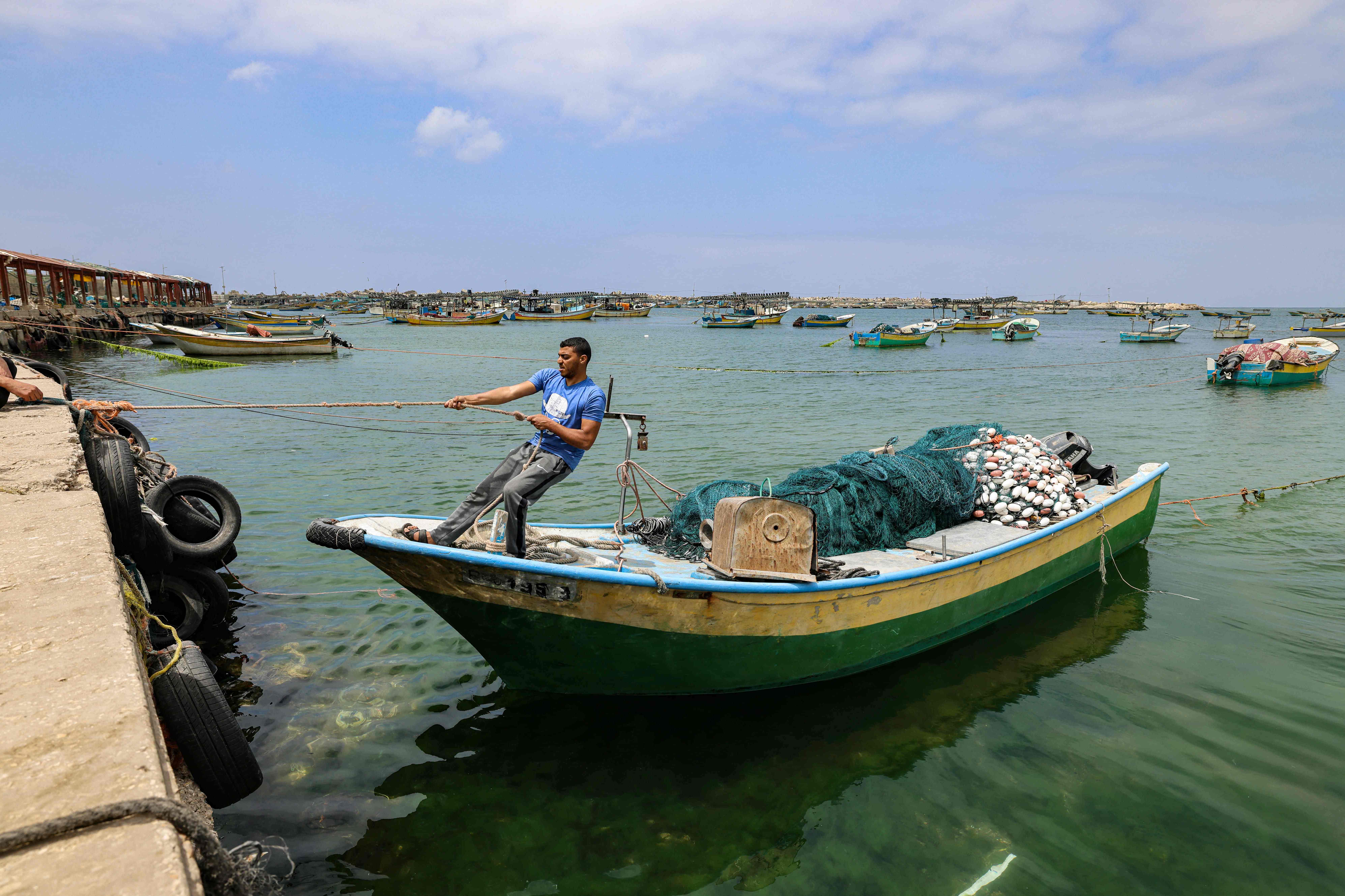 Israel Buka kembali Zona Penangkapan Ikan di Jalur Gaza