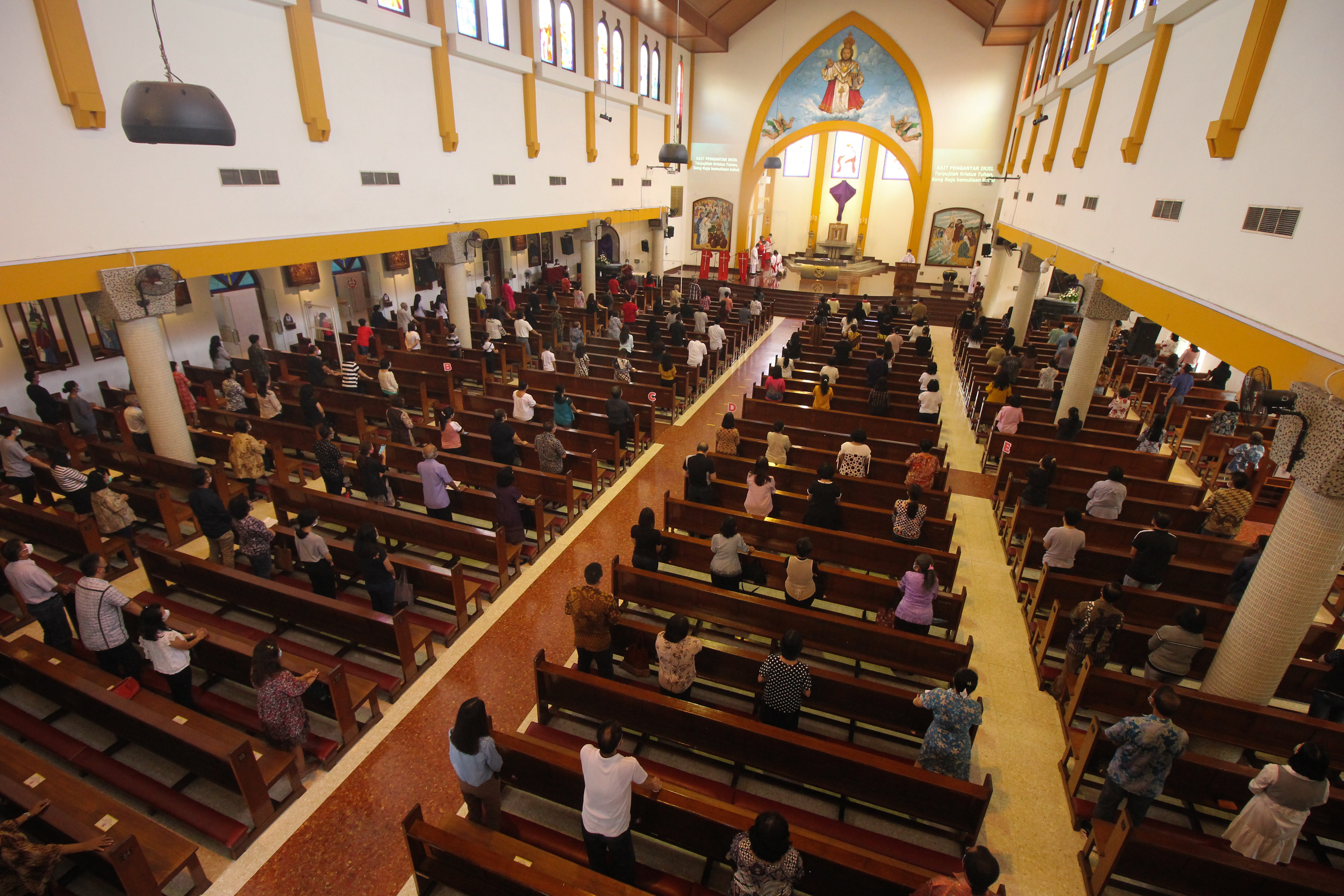 Pekan Suci Paskah, PLN Jaga Keandalan Suplai Listrik di Gereja