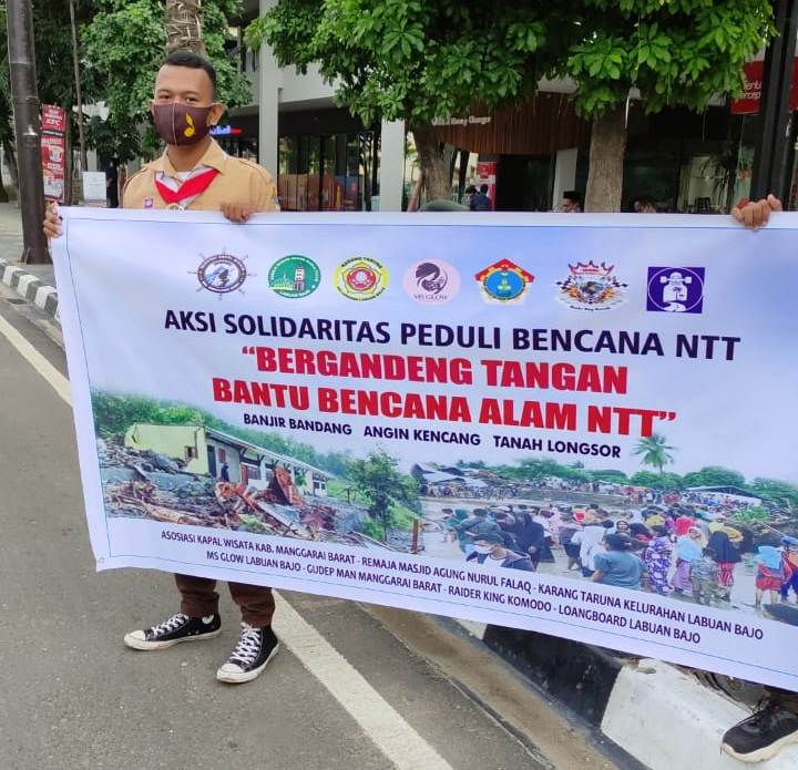 Milenial Kumpulkan Donasi Rp36 Juta untuk Pengungsi Banjir Malaka