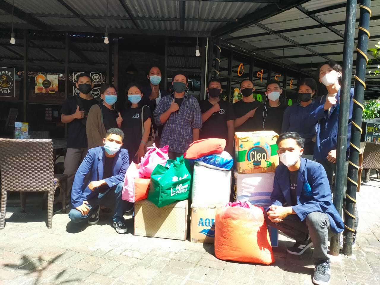 Mahasiswa Akpar Denpasar Salurkan Bantuan Sosial ke NTT 