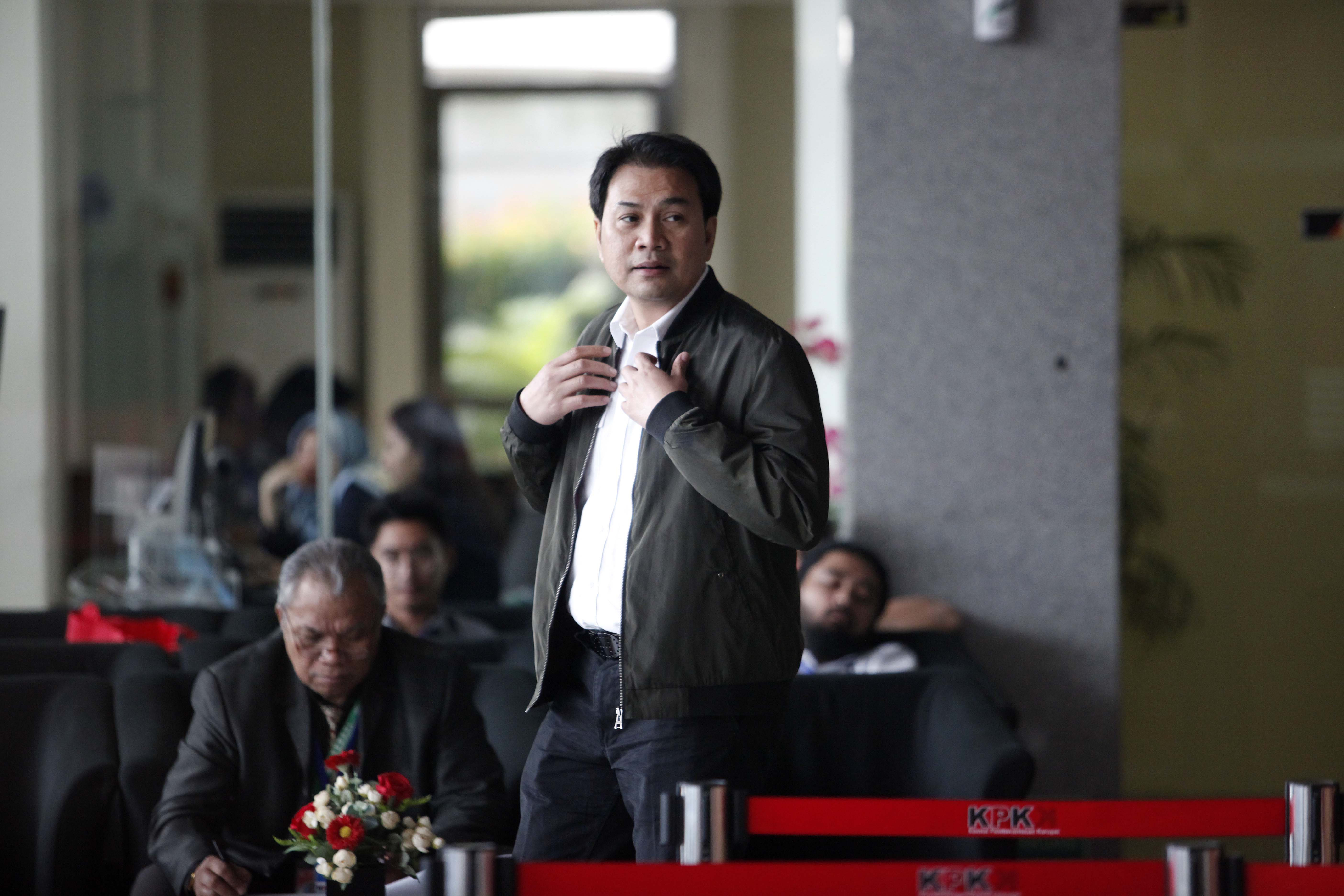 Diduga Terlibat Kasus Pemerasan oleh Penyidik KPK, Azis: Sabar