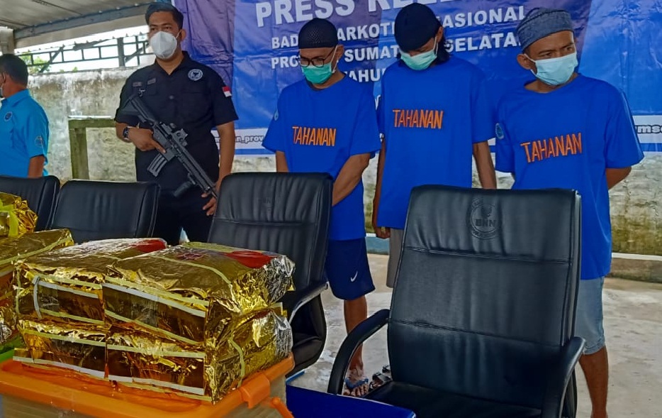 BNNP Sumsel Tangkap Tiga Kurir Narkotika Lintas Provinsi  