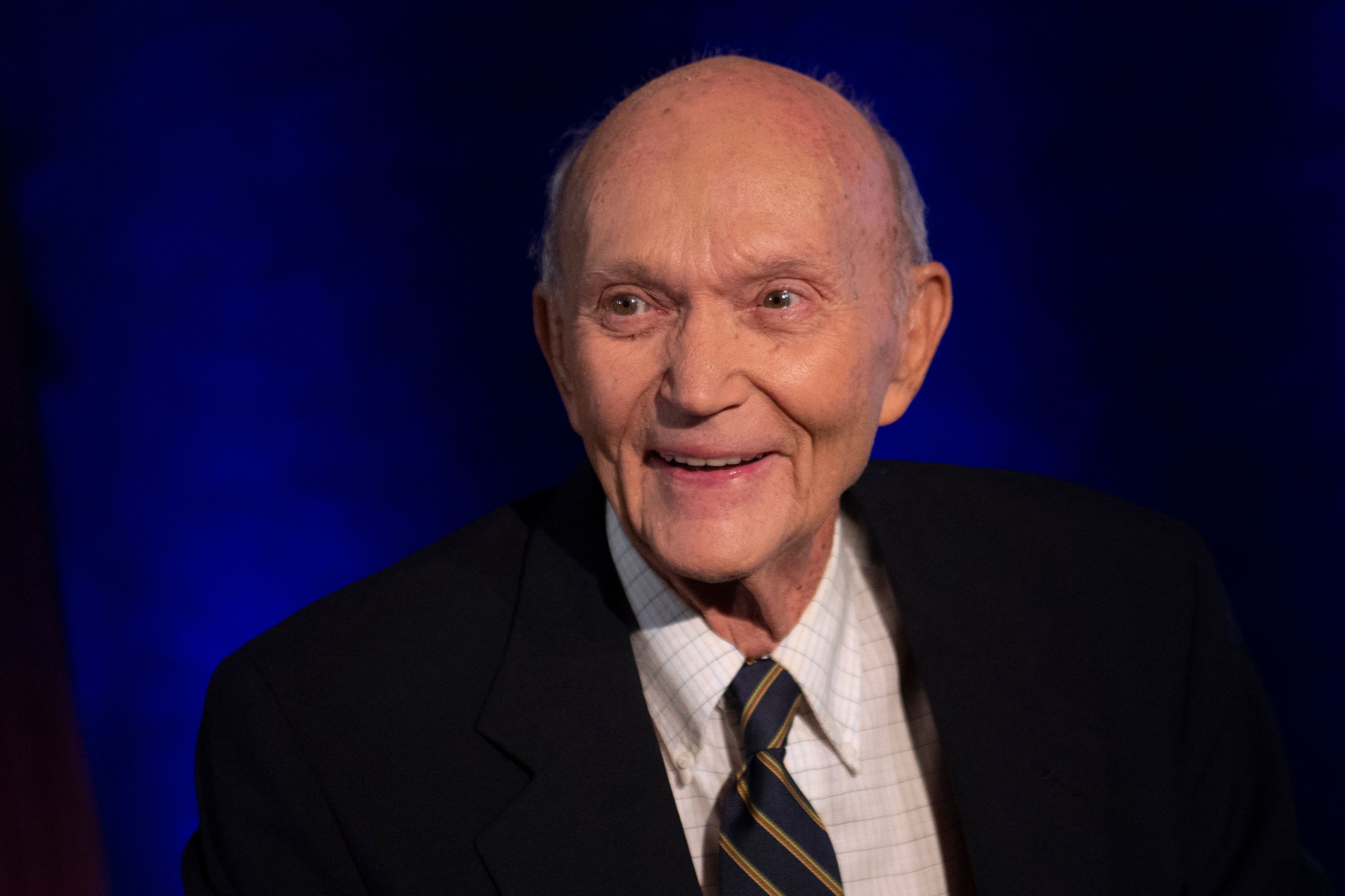 Astronaut Apollo 11 Michael Collins Tutup Usia