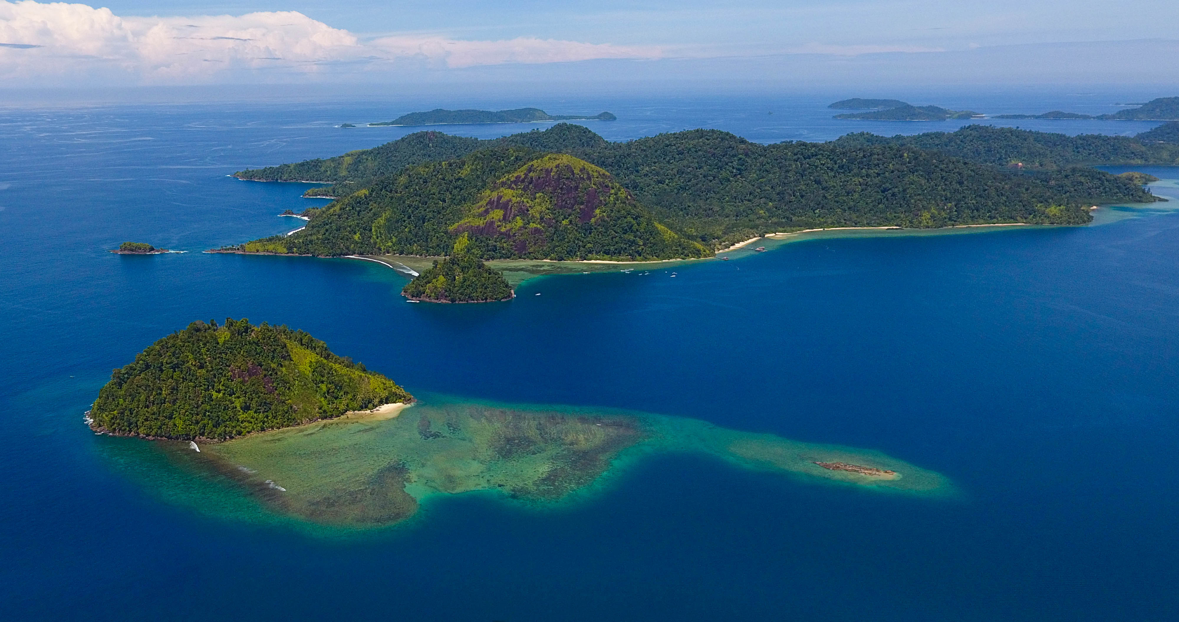 Foto udara kawasan wisata bahari terpadu (KWBT) Mandeh, di Kabupaten Pesisir Selatan, Sumatra Barat