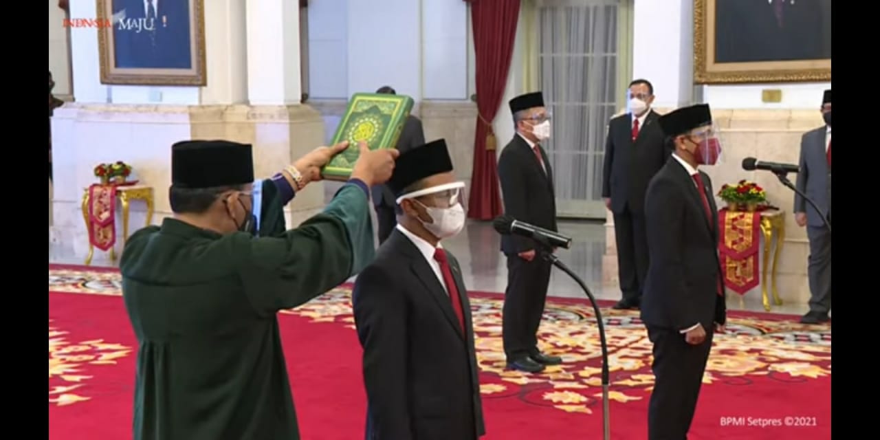 Pelantikan dua menteri baru di Istana Negara, Jakarta.