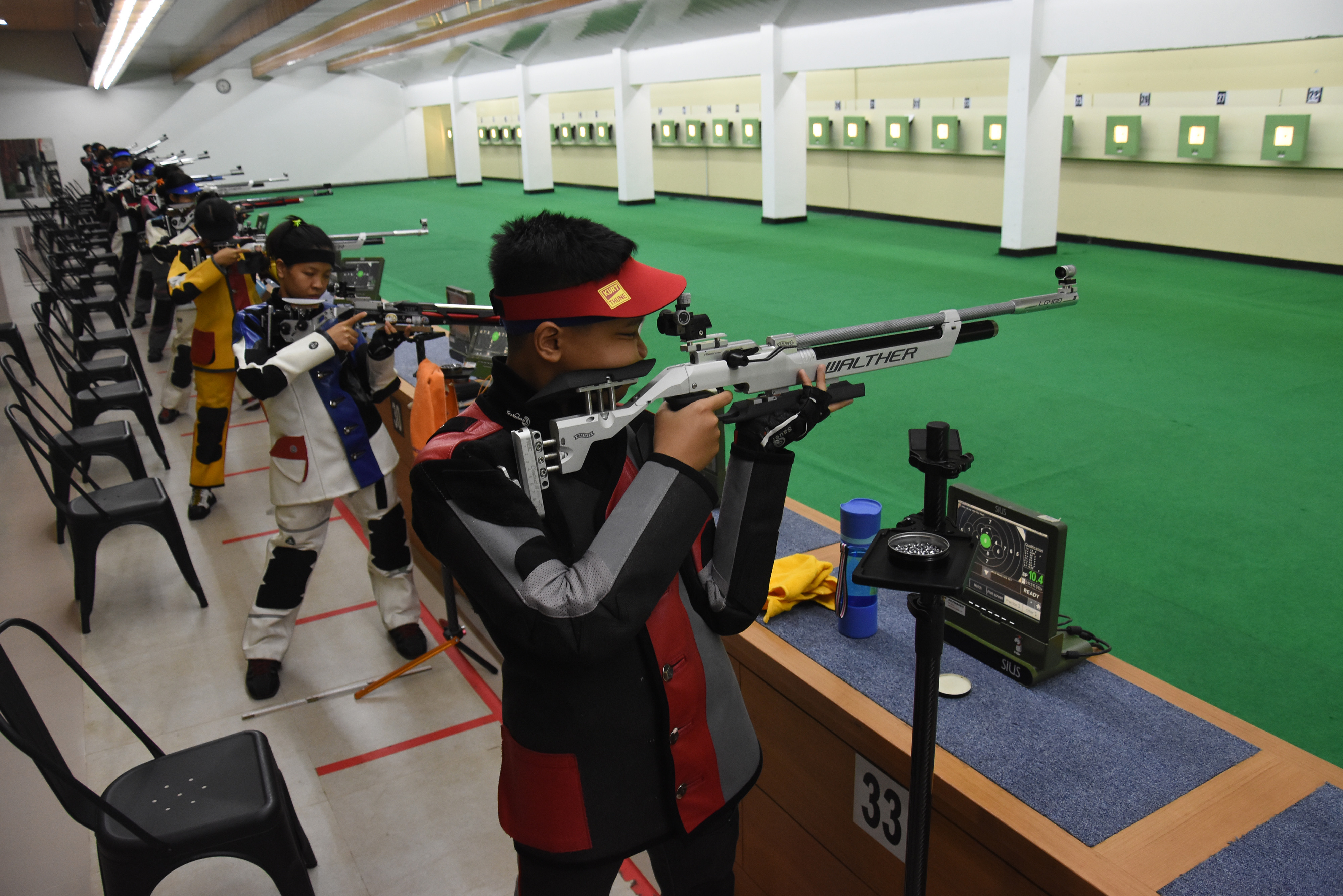Ilustrasi--Sejumlah atlet mengikuti Kejuaraan Menembak Perbakin di Lapangan Tembak Senayan, Jakarta.