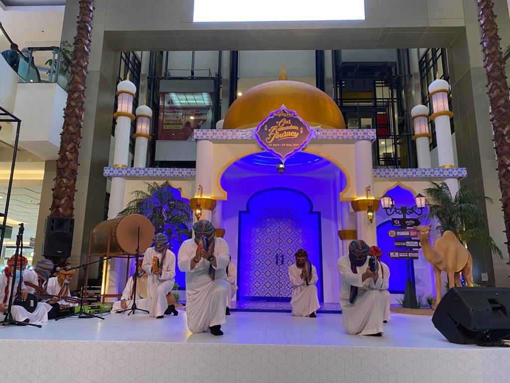 Pertunjukan budaya di Tangcity Mall