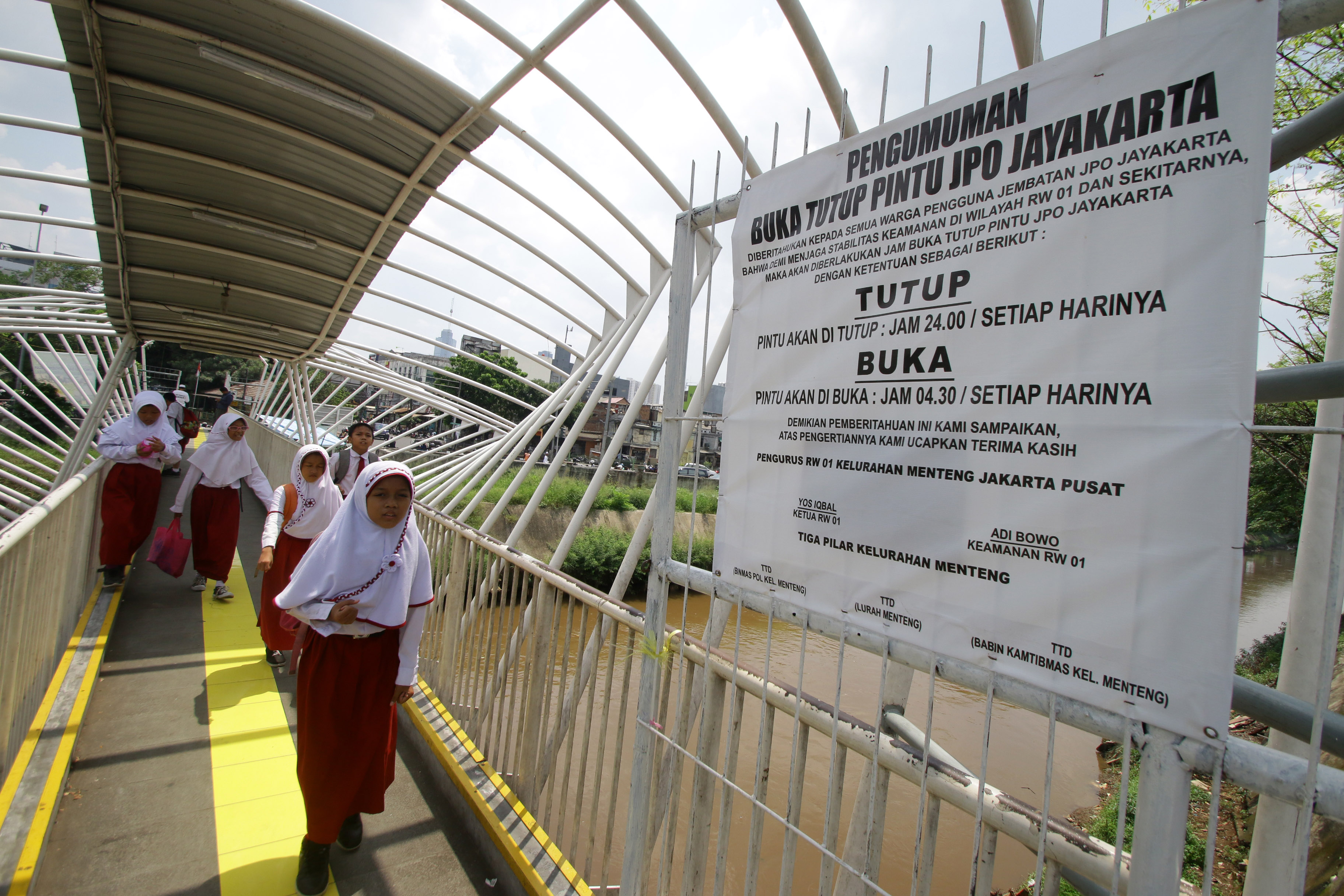 Ilustrasi jembatan penyeberangan orang