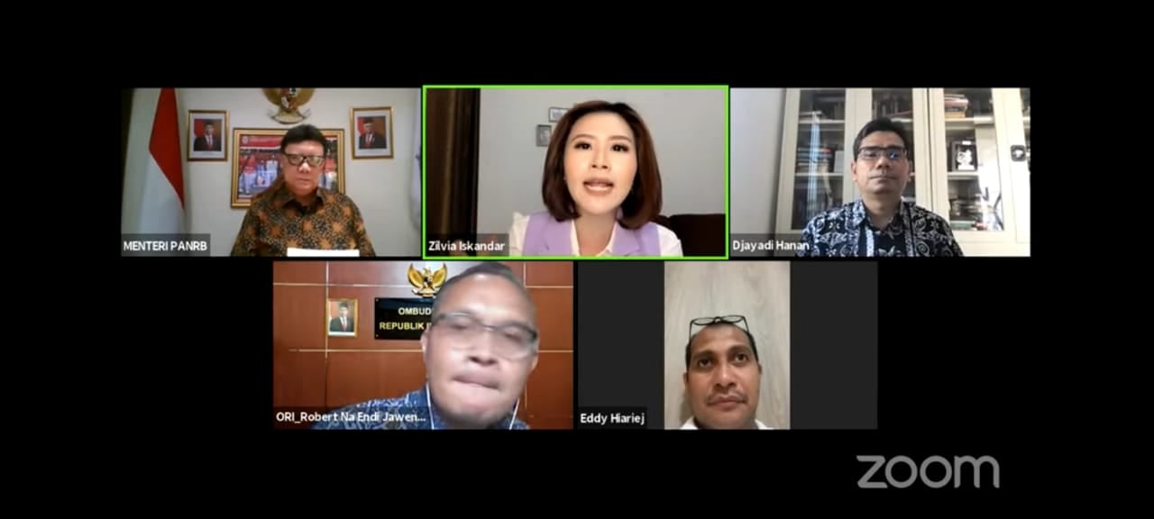 Konferensi pers rilis survei persepsi korupsi, demokrasi, dan toleransi yang digelar Lembaga Survei Indonesia (LSI), Minggu (18/4). 