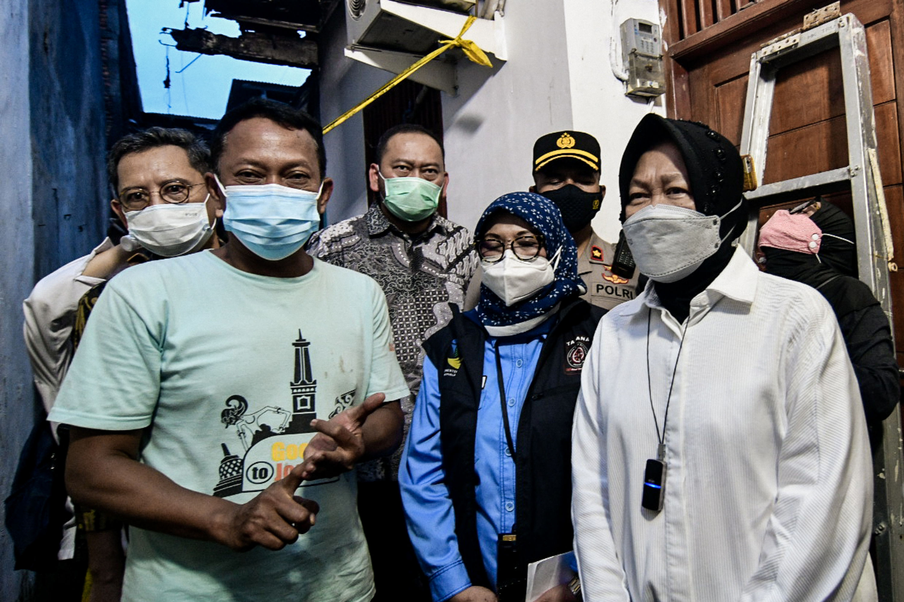 Mensos Tri Rismaharini (kanan)