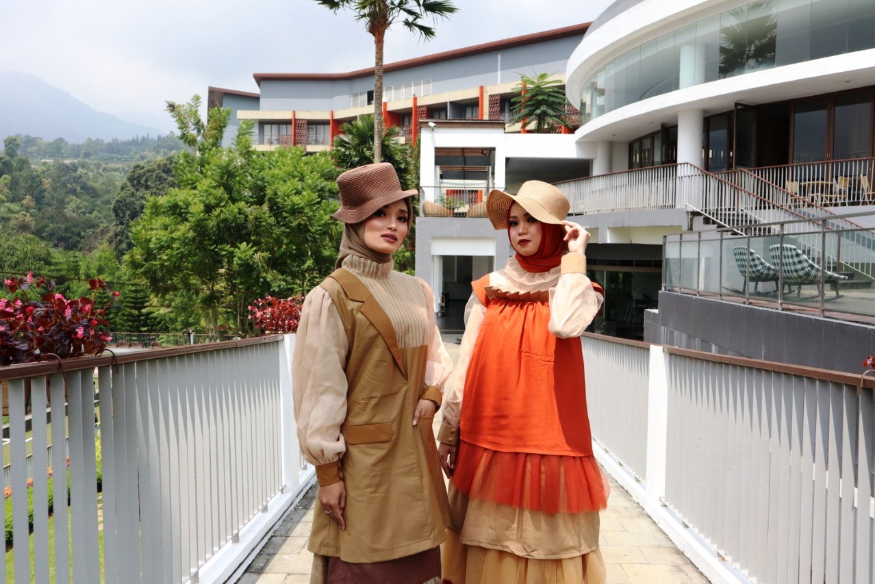 Pesona Alam Resort & Spa Gelar Virtual Fashion Show