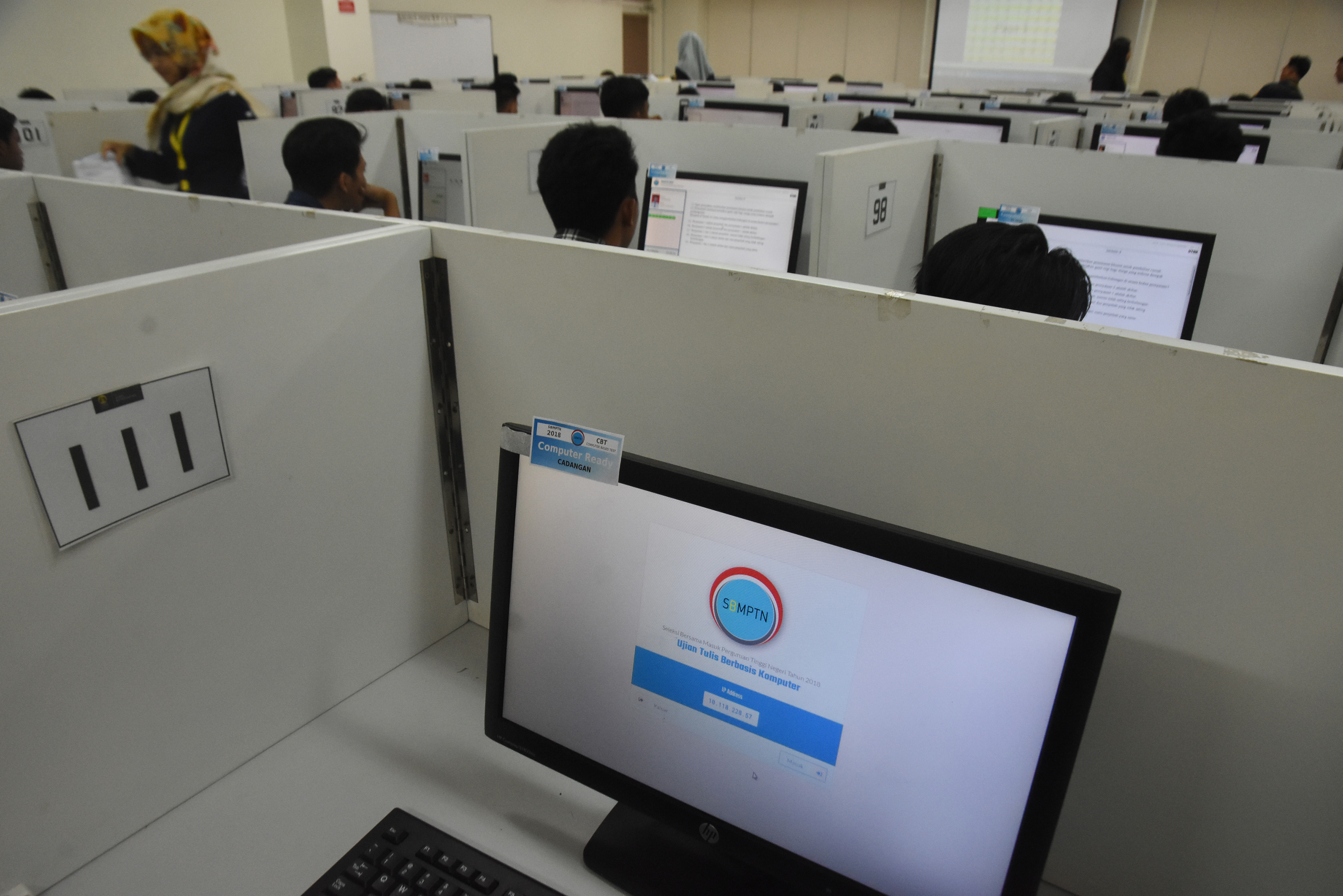 Pelaksanaam UTBK-SBMPTN 2021 di Universitas Indonesia diikuti 33 penyandang disabilitas.