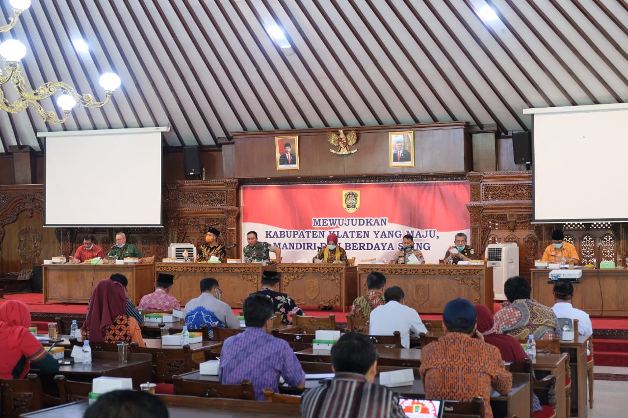 Dana Desa tahun 2021 tetap diprioritaskan untuk penanganan pandemi Covid-19.