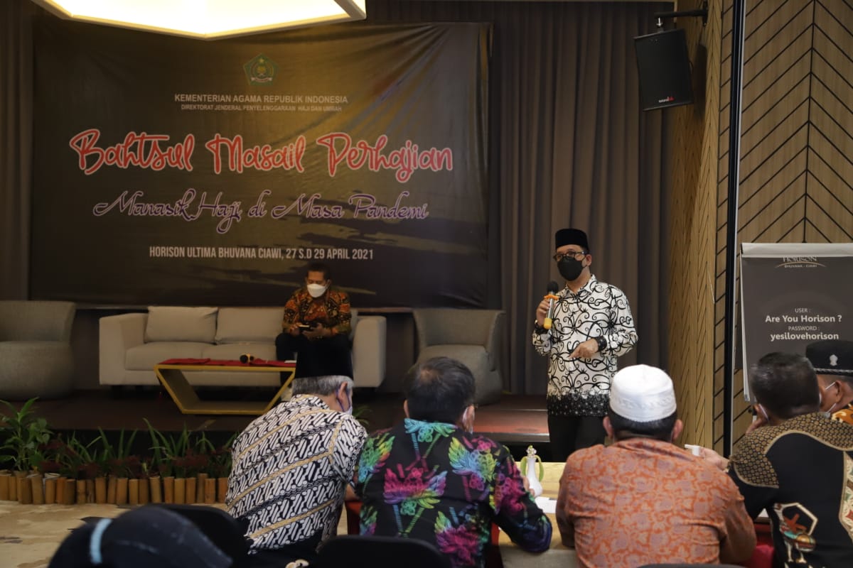 Sekretaris Ditjen Penyelenggaraan Haji dan Umrah Kemenag Ramadan Harisman menyampaikan skema haji di Bahtsul Masail Haji di Masa Pandemi