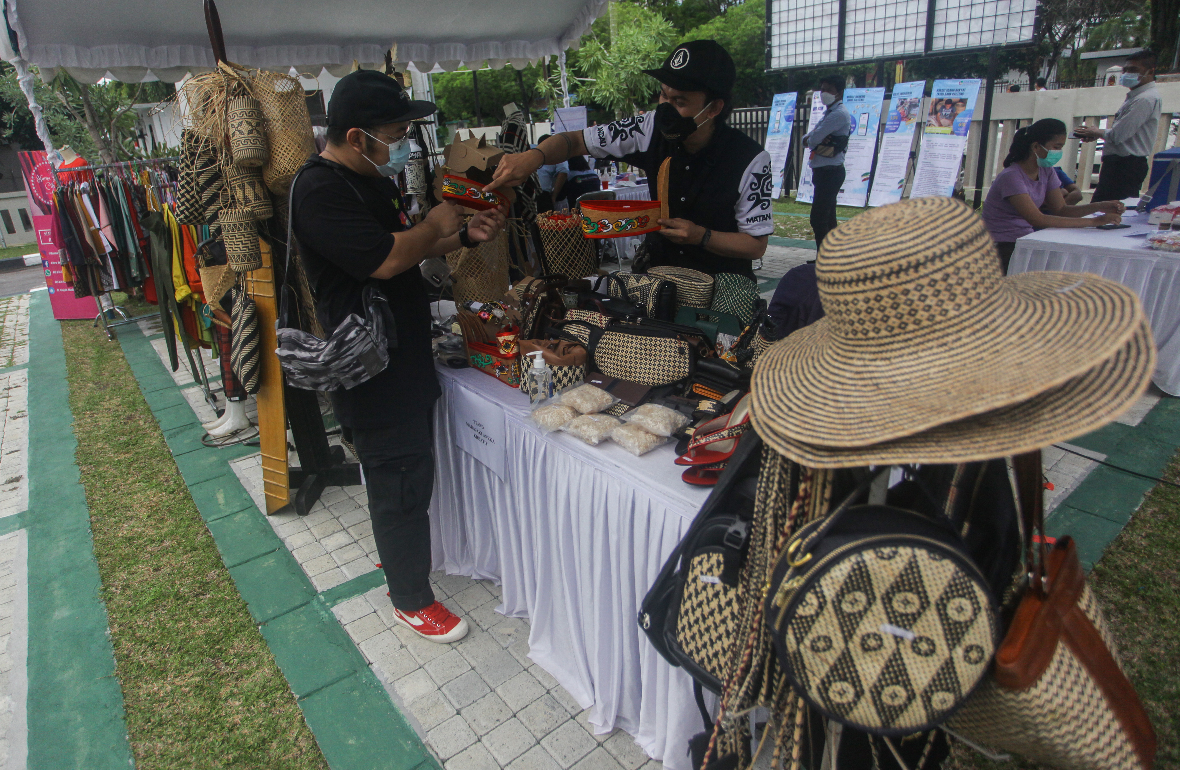 Ilustrasi produk lokal