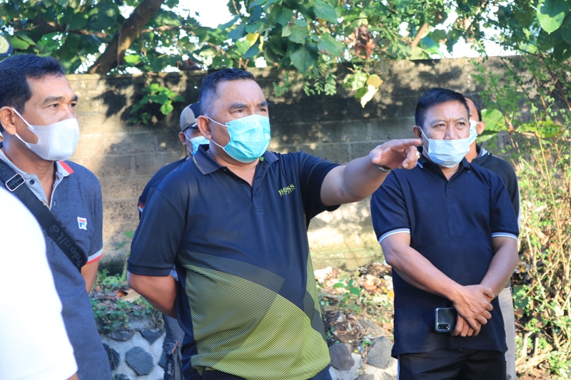 Bupati Jembrana, I Nengah Tamba saat kunjungan ke Desa Delod Berawah, kecamatan Mendoyo dan desa-desa lainnya.